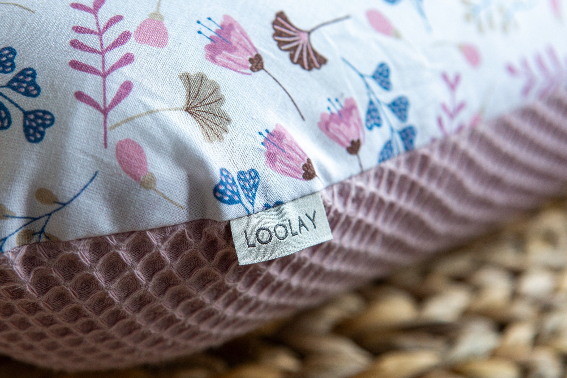 Loolay Seitenschläferkissen WAFFELPIQUE Blumen Schwangerschaftskissen Schlafen Kissen Stillkissen, M/ L oder L/ XL KISSEN + Bezug / 6 MUSTER Auswahl: Waffelstoff Waffelpique/ Türkis BLUMENWIESE Braun, Blau, Rosa, Gelb, Weiß, 170 o.190 cm Kissen. PREMIUM Geschenk für Schwangern Seitenschläfer, LOOLAY® - 100% Europäische Stoffe und Kleinserien-Nähen!