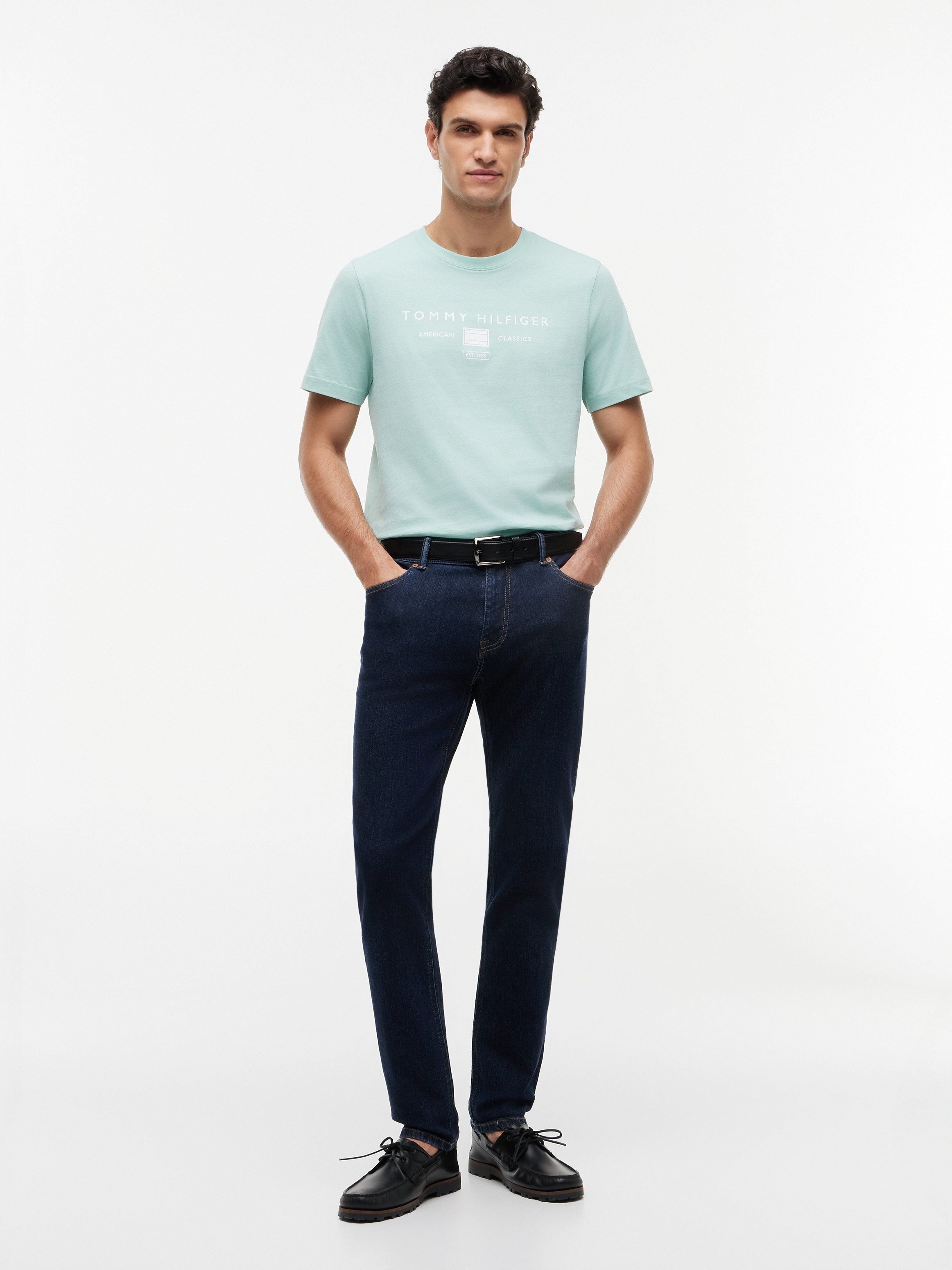 Tommy Hilfiger T-Shirt BRAND LOVE MONO STACK aus Jersey mit Logo – Bild 4 von 5