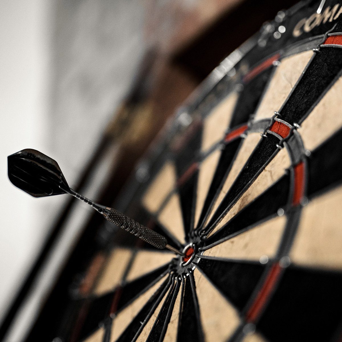kwmobile Dartpfeil Dart Shafts Set mit Gummi Ring, aus Aluminium - 2ba Gewinde - 48mm lang Dartpfeil-Schäfte Dartschäfte