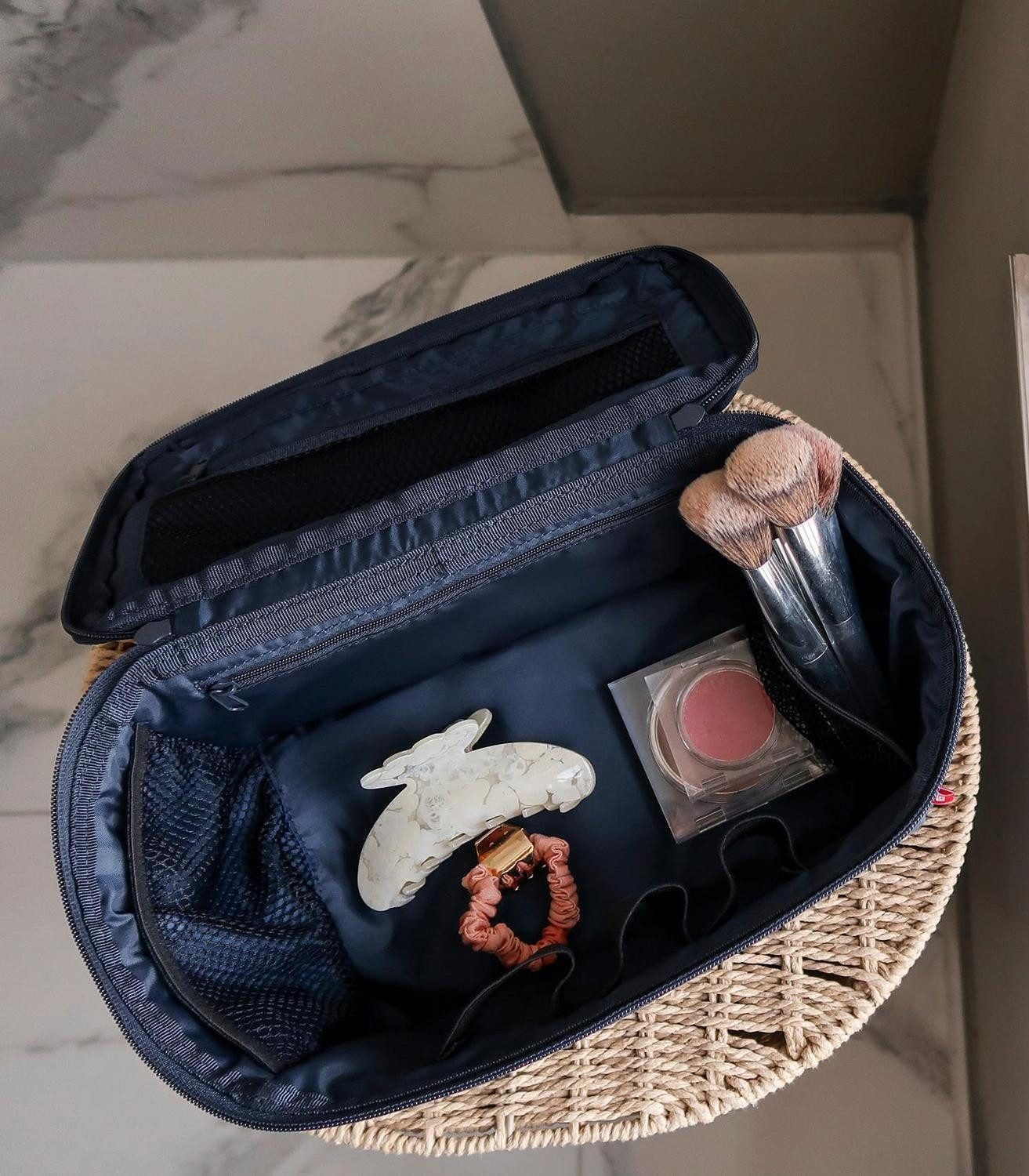 REISENTHEL® Kulturbeutel BEAUTYCASE, 4 Liter, Blau, Polyester, Wasserabweisend, mit Reißverschluss
