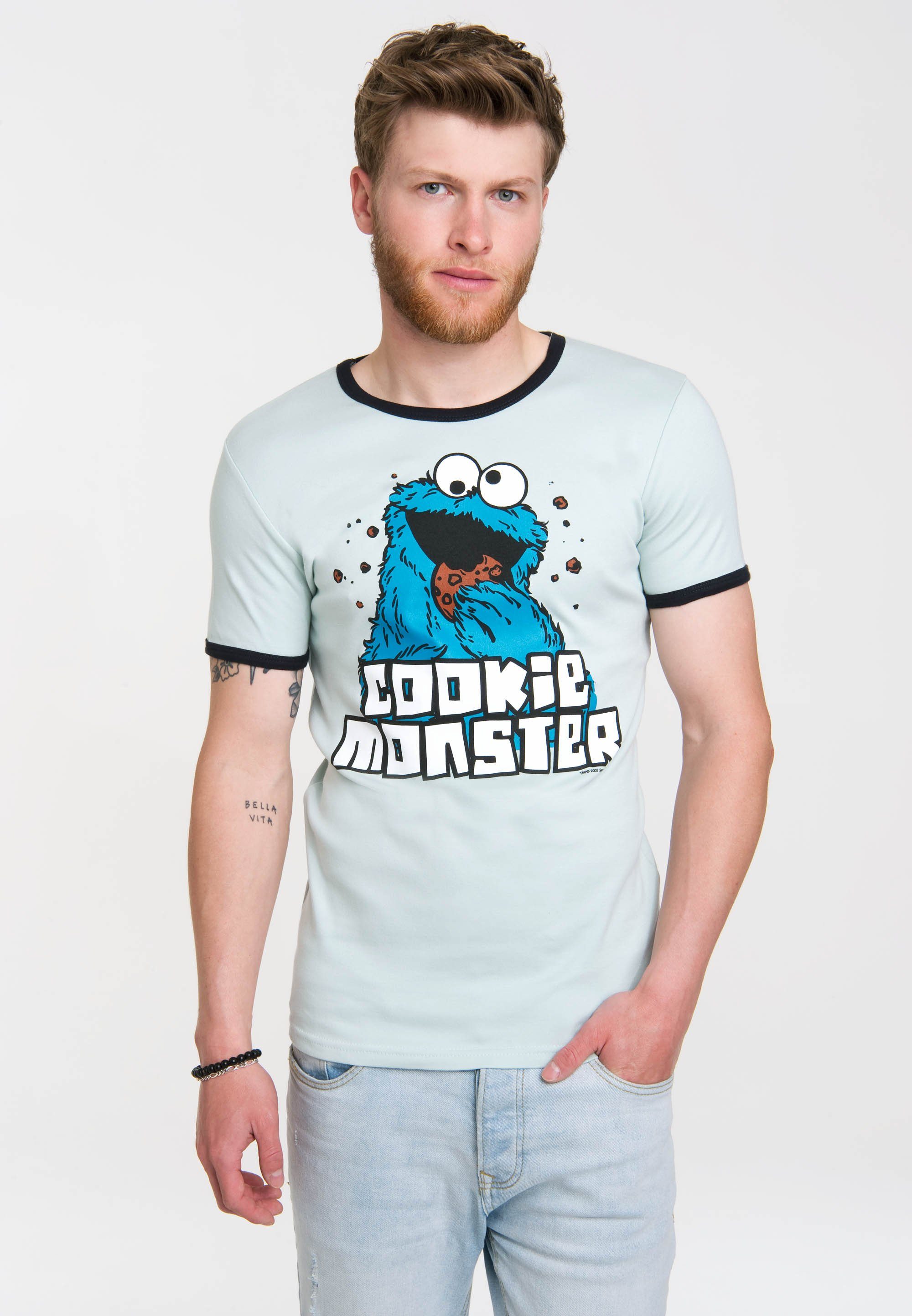 LOGOSHIRT T-Shirt Cookie Monster mit farblich abgesetzten Bündchen blau