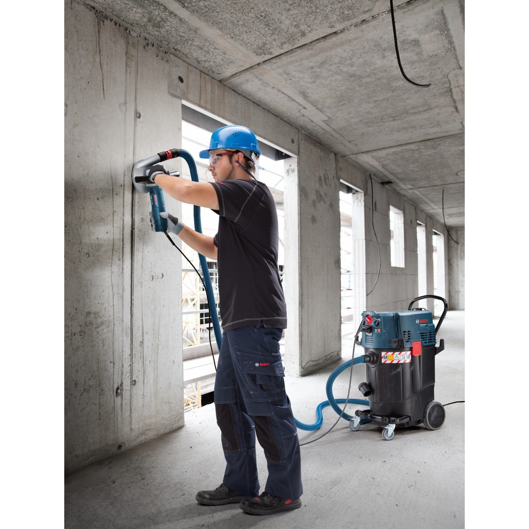 Bosch Professional Bodenstaubsauger Bosch Professional GAS 55 M AFC Professional, Mit Filterbeutel