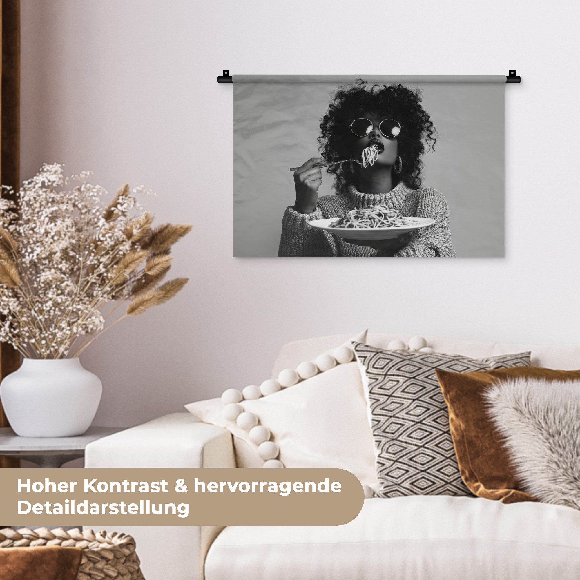 MuchoWow Wandteppich Frau - Nudeln - Schwarz - Weiß, Rechteckig, Höhe: 3 mm, Wandteppich für Wohnzimmer, Schlafzimmer, 60x40 cm