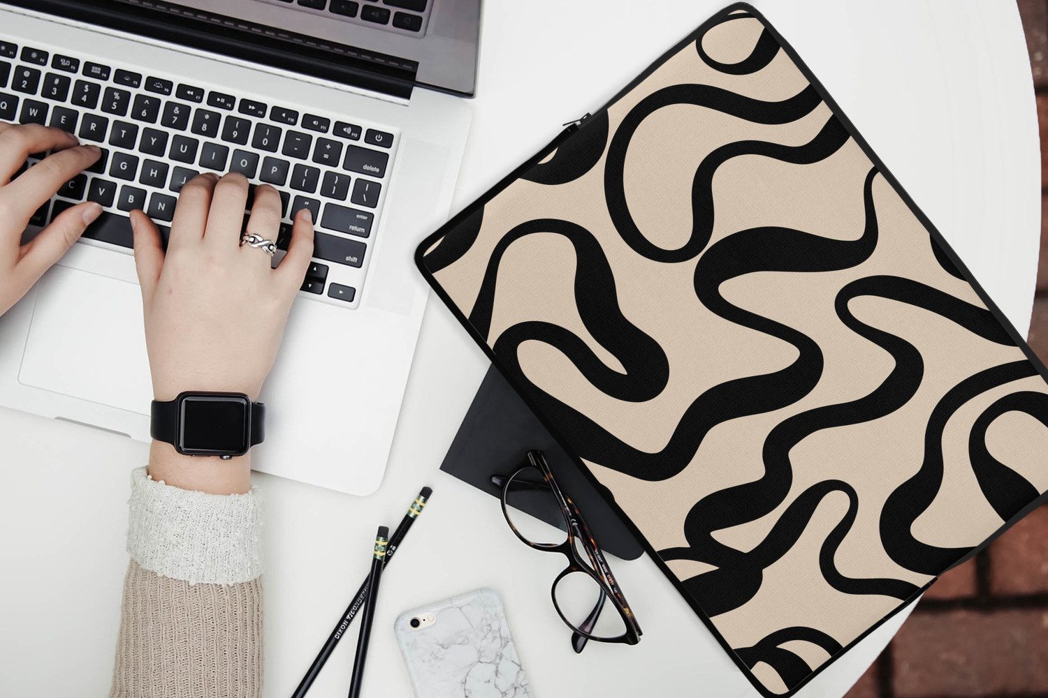 MuchoWow Laptop-Hülle Linien - Schwarz - Beige - Abstrakt - Minimalistisch 13.3 Zoll, Laptopsleeve, weiches Innenfutter zum Schutz Kratzern, Laptoptasche