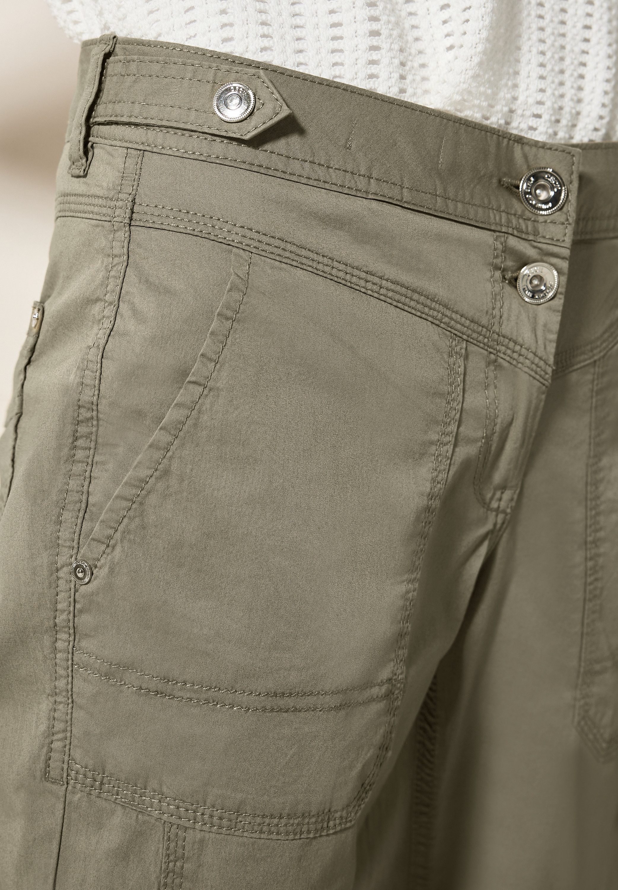 CECIL Caprihose Style New York Sommerhose mit Knopfdetails am Bund