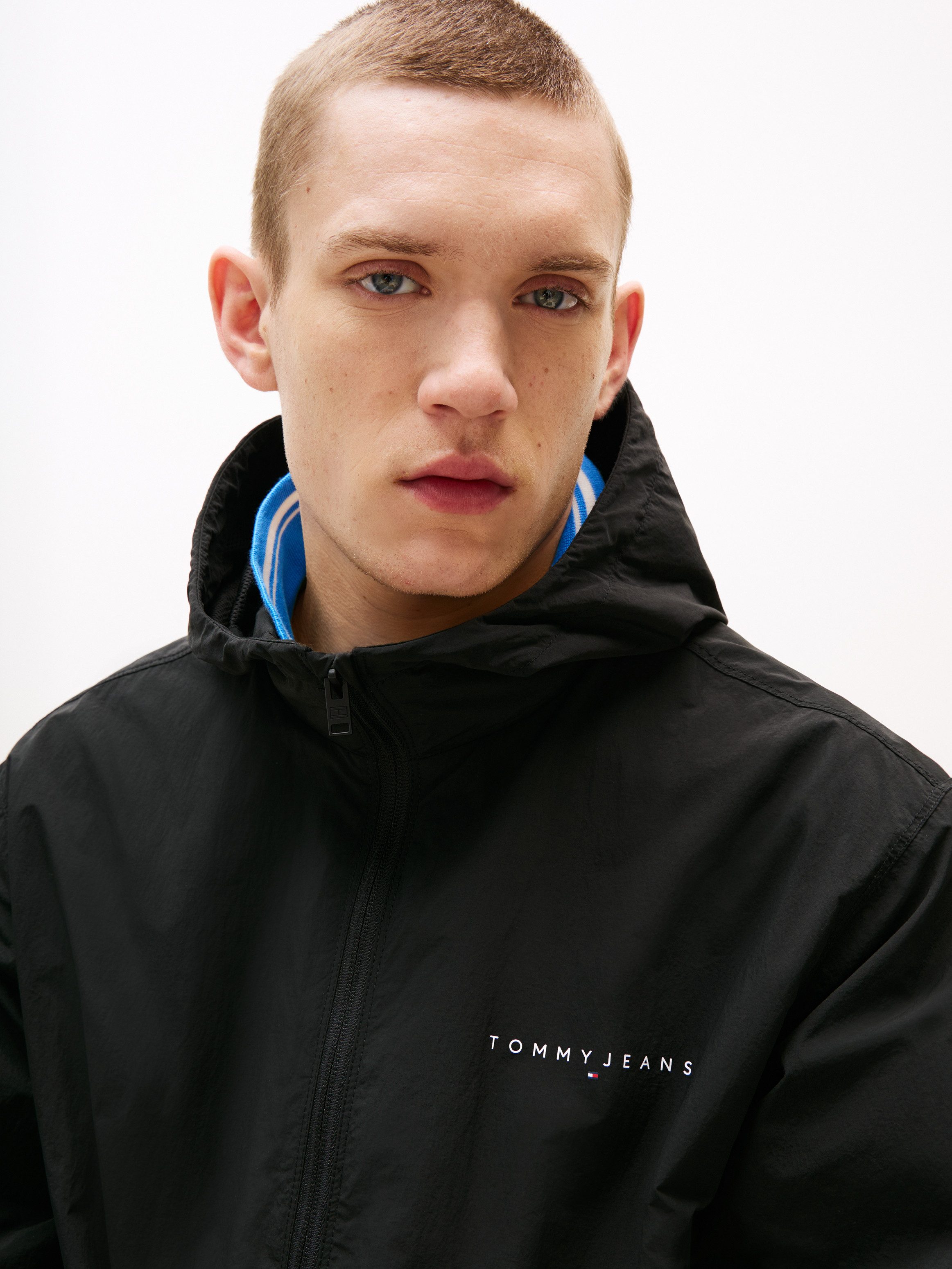 Tommy Jeans Windbreaker TJM WINDBREAKER EXT Mit Rundhalsausschnitt