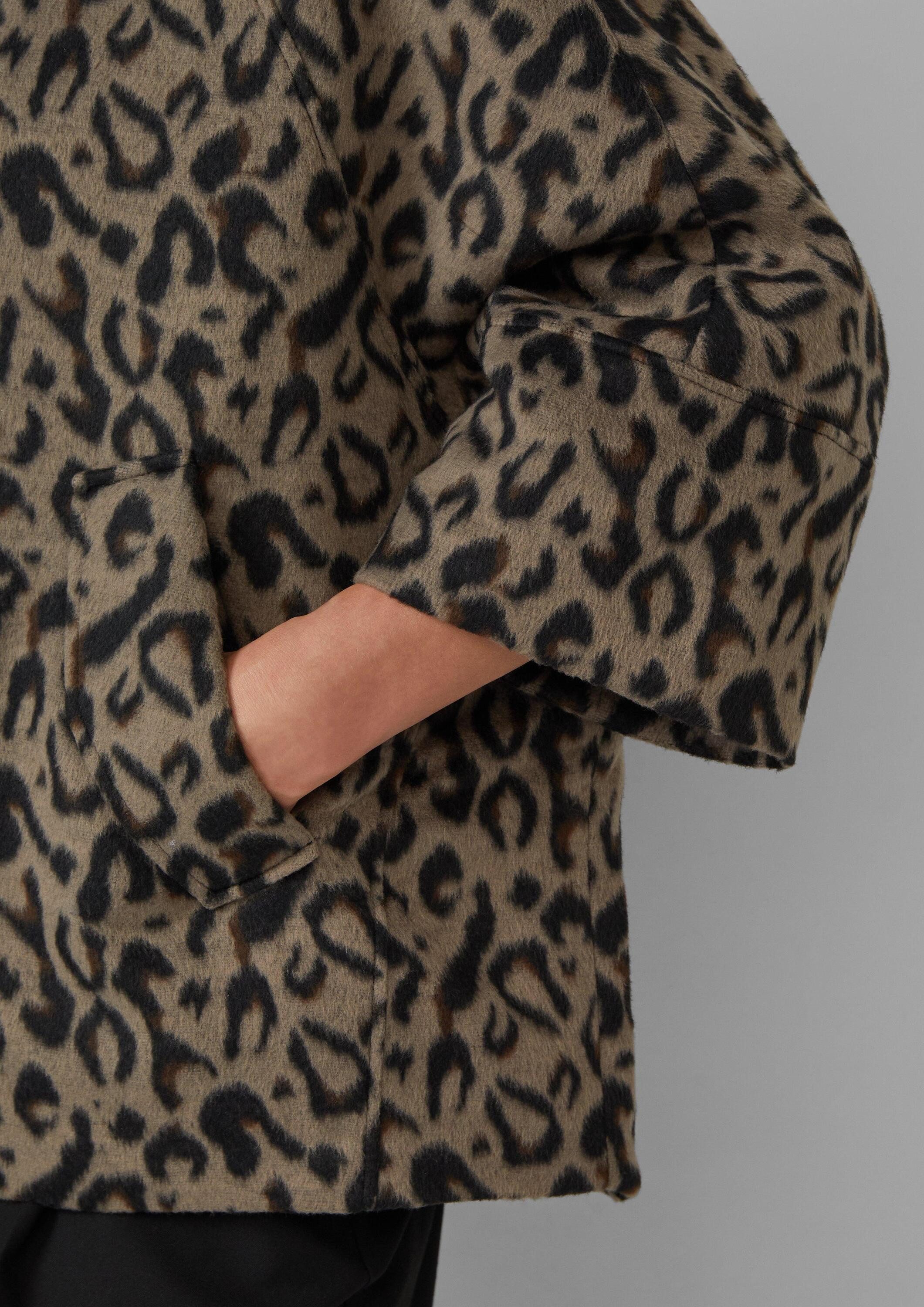 s.Oliver Funktionsjacke Outdoor-Jacke Wattierte Cape-Jacke mit Leo-Print