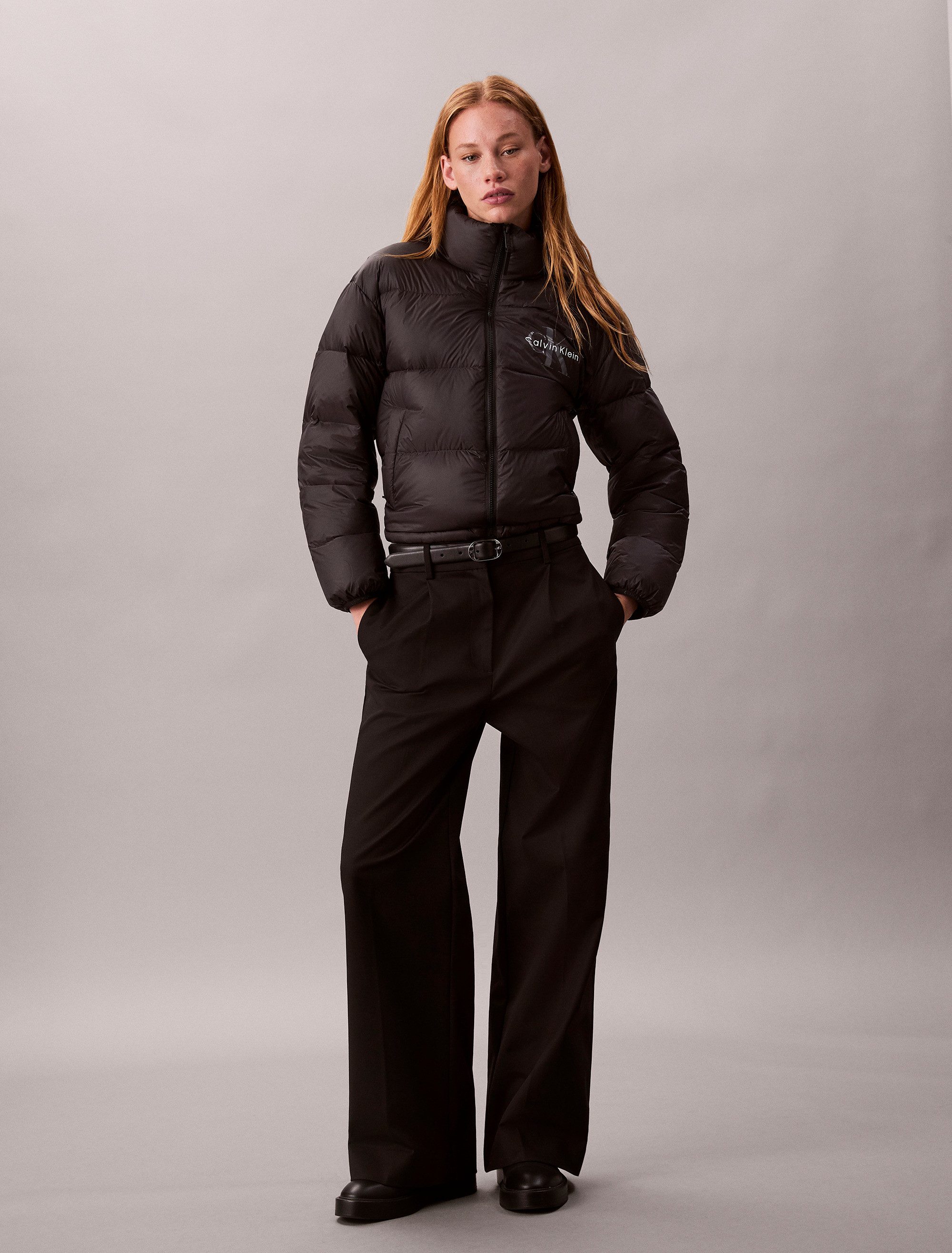 Calvin Klein Jeans Steppjacke GRAPHIC LOGO PUFFER JACKET Stehkragen, kurze, kastige Passform, wattiert