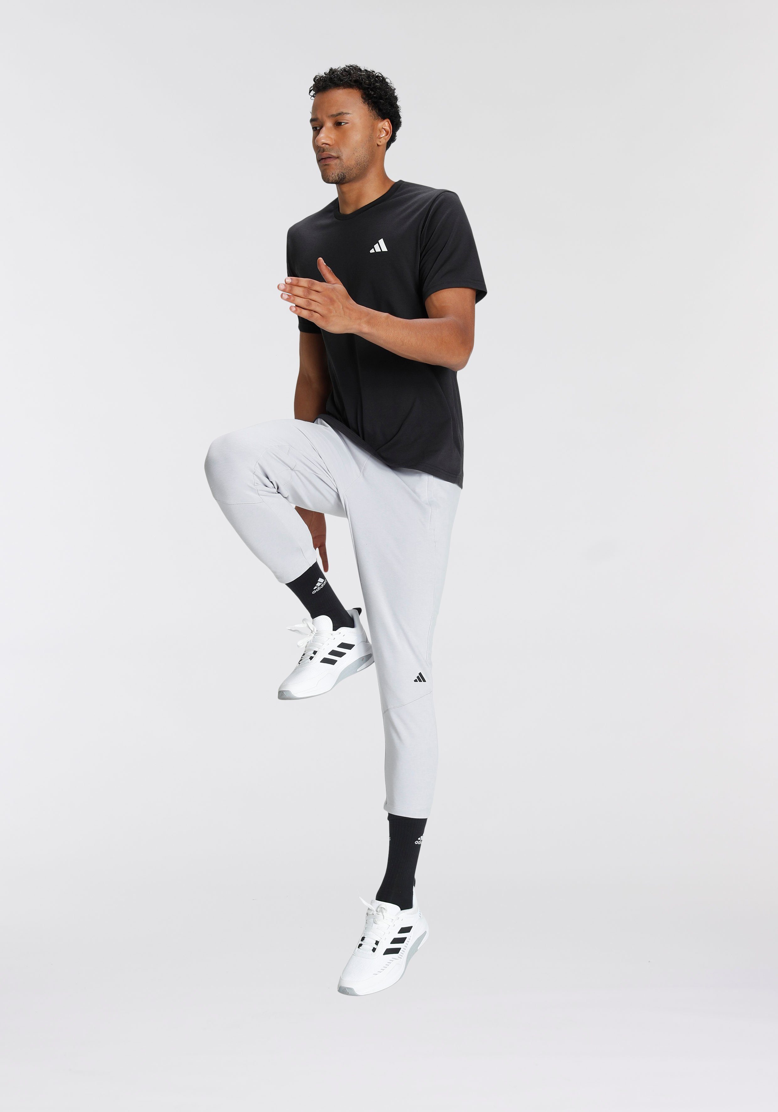 adidas COMFORT TRAINING Performance Black White ESSENTIALS / T-Shirt TRAIN
