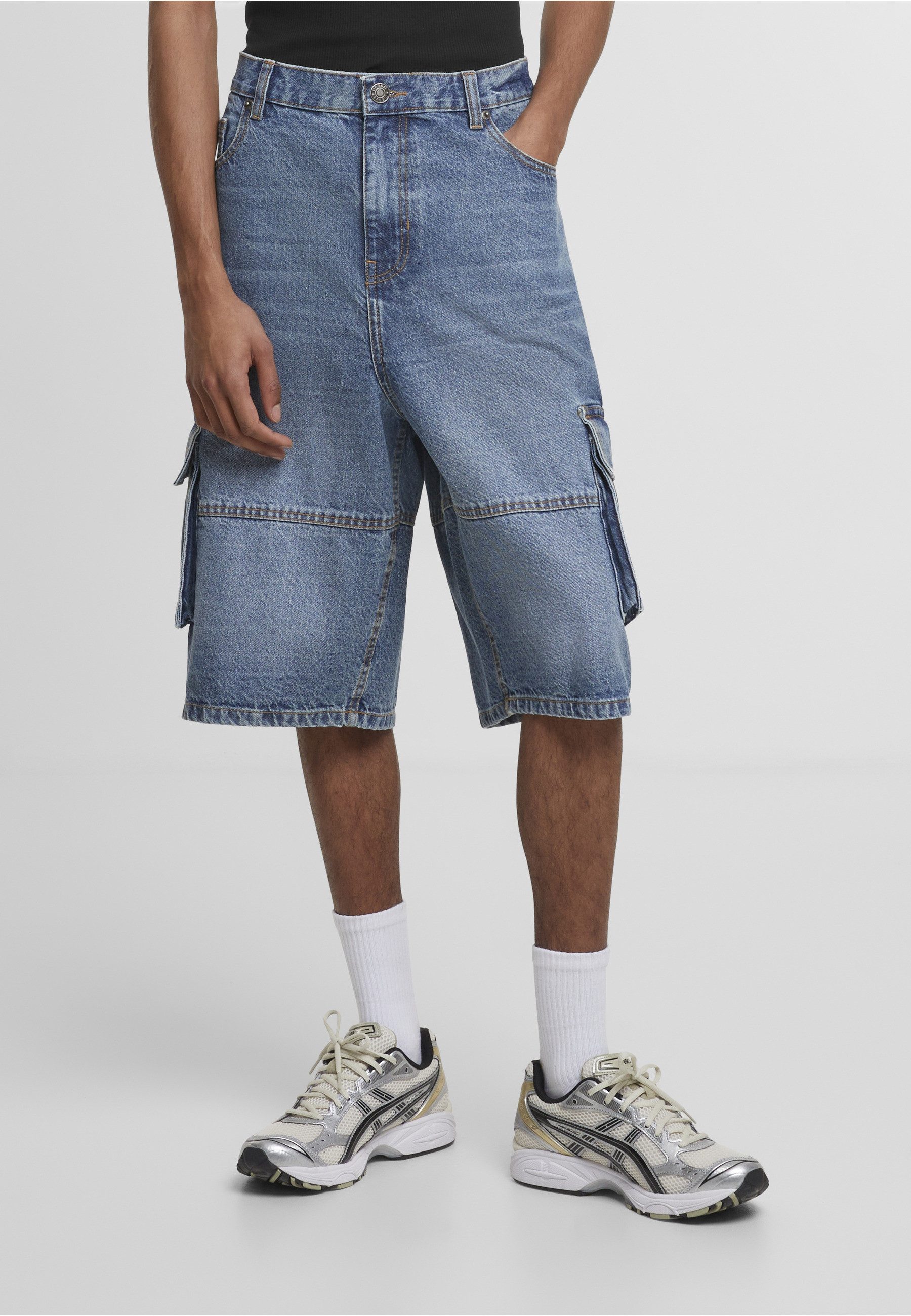 URBAN CLASSICS Shorts Urban Classics Relaxed Denim Cargo Shorts (1-tlg)