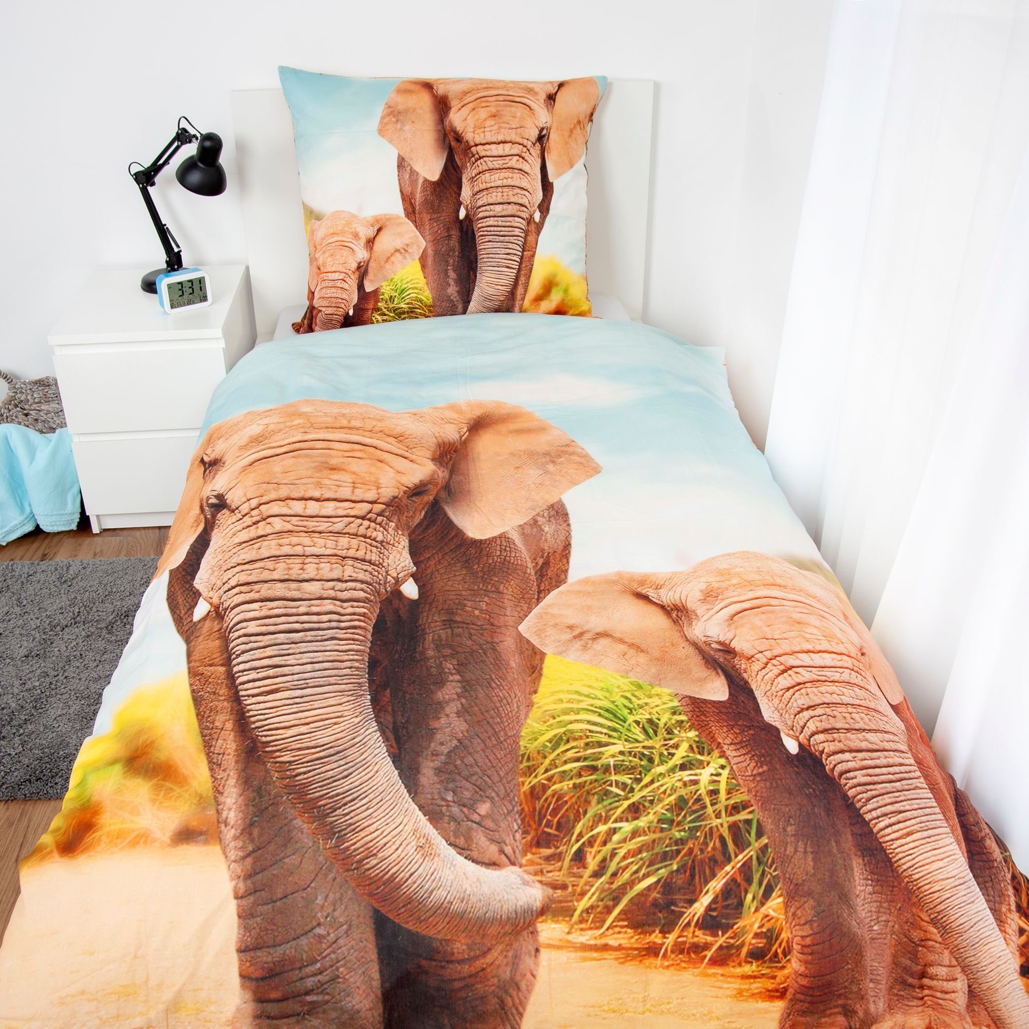 Herding Kinderbettwäsche Bettwäsche Elefant mit Baby 135x200 cm (80x80 cm), 1 teilig, Langlebig