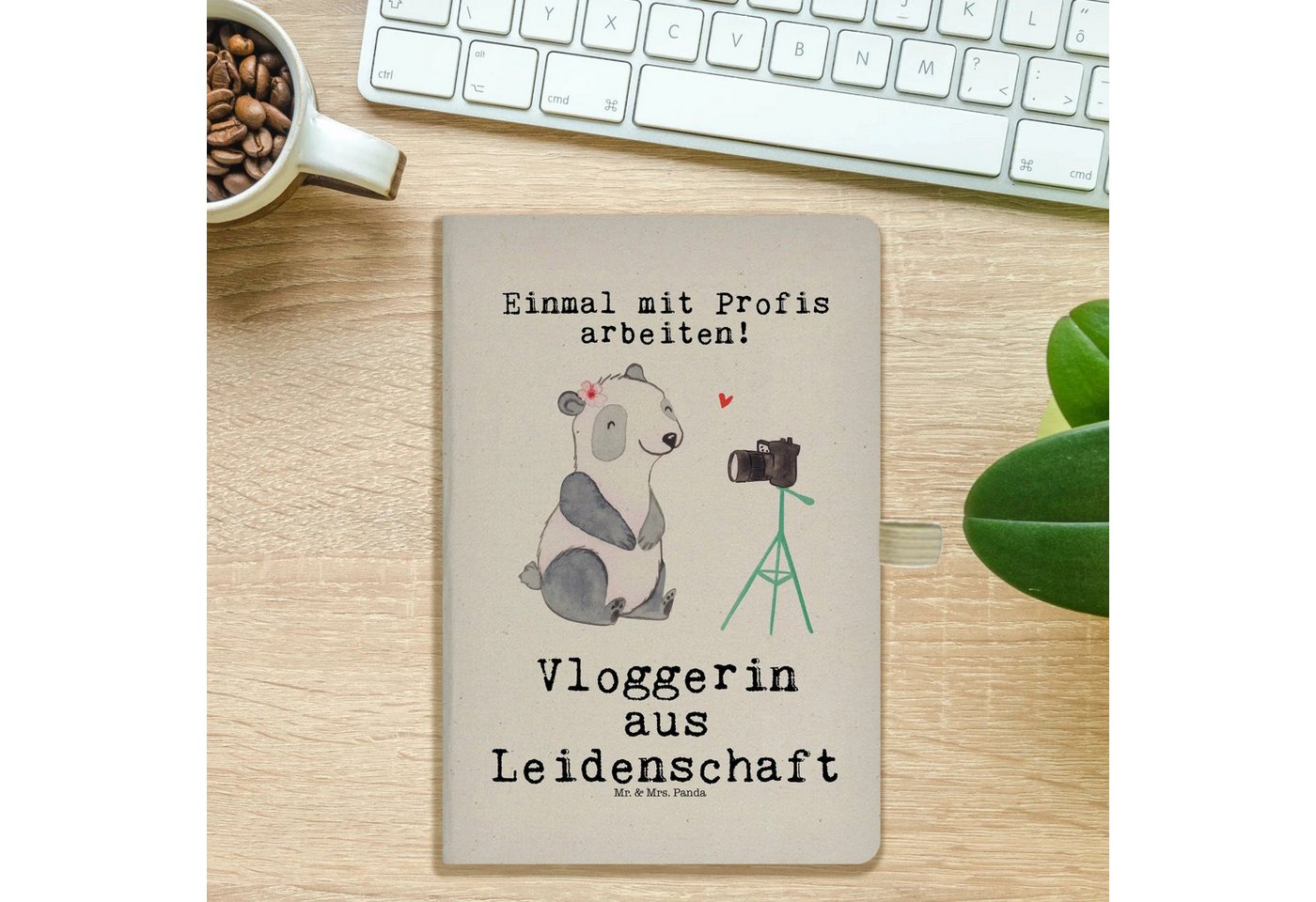 Thumbnail - Mr. & Mrs. Panda Notizbuch Vloggerin Leidenschaft - Transparent - Geschenk, Notizbuch A5 Softcov Mr. & Mrs. Panda, Kreat...