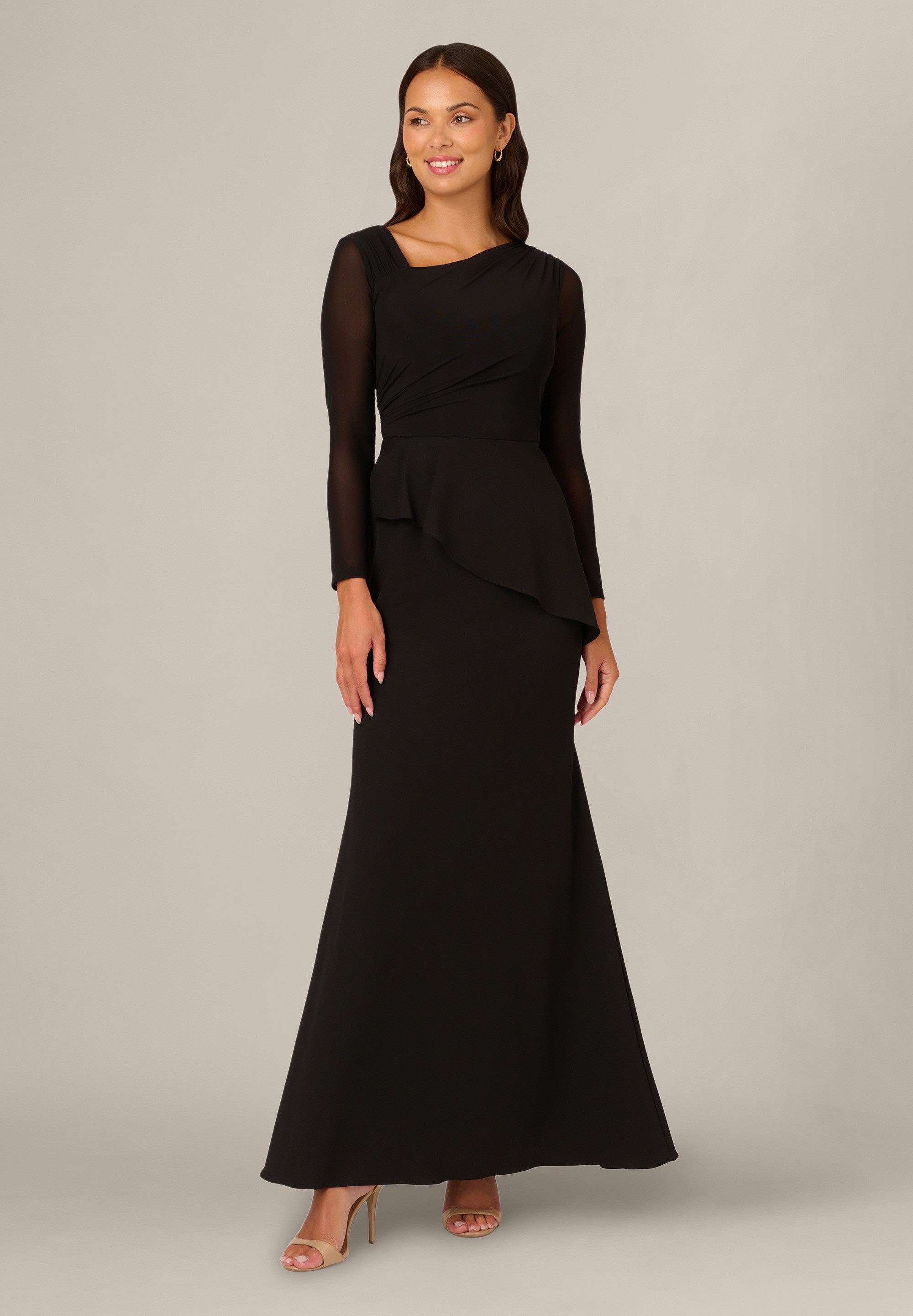 Adrianna Papell Abendkleid Knit Crepe Combo Mesh Gown Asymmetrisches Kleid mit Ausschnitt und Schößchen