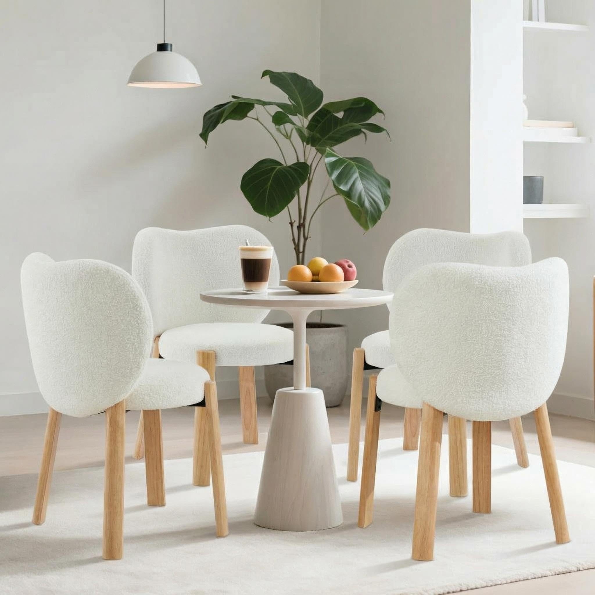 GarveeMore Polsterstuhl Esszimmerstuhl mit Herzform-Rückenlehne & Holzbeine, Beige/Schwarz (4 St), Teddy-/Bouclé-Bezug, Sitzhöhe ca. 46 cm, belastbar bis 136 kg