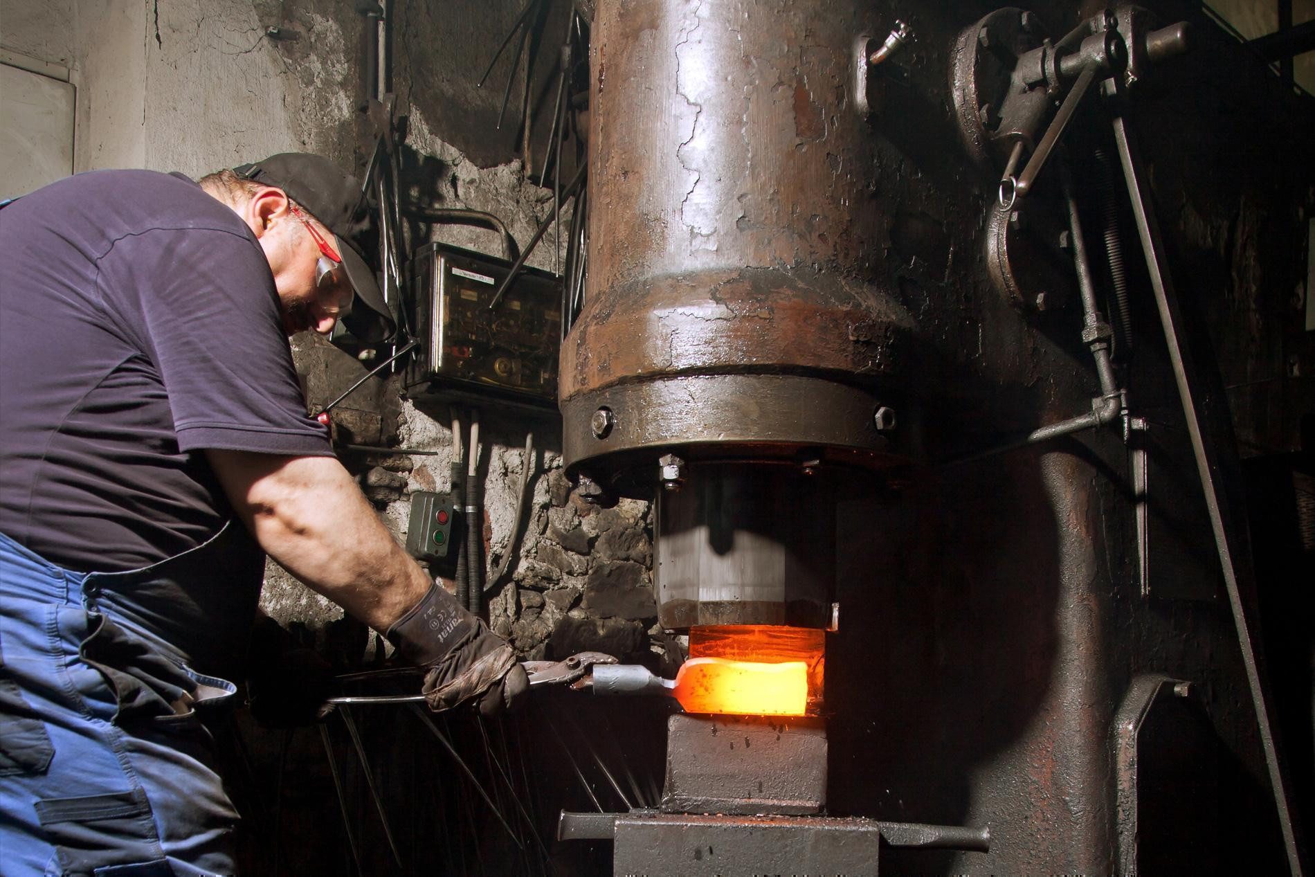 Krumpholz Gartenpflege-Set Krumpholz Gartendisk (Unkrautmesser) mit Eschengriff