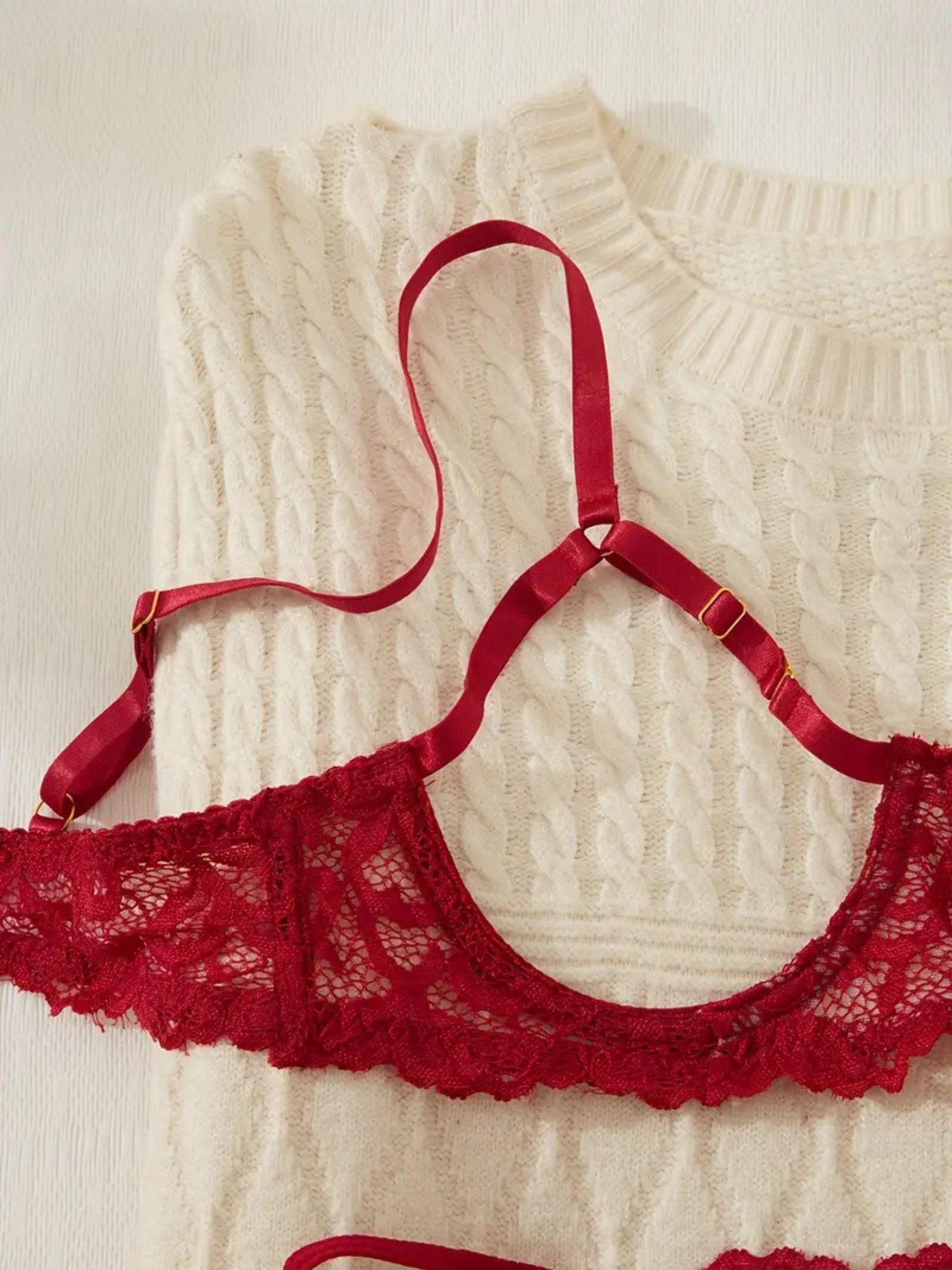 Elegant Love Set: Ouvert-BH Reizwäsche mit Cut-Outs – Sexy Spitzen-BH & passender String (Set, 2-tlg., mit Tanga) Dessous-Set mit offenem Schritt & Brust – Sinnliche Damenunterwäsche