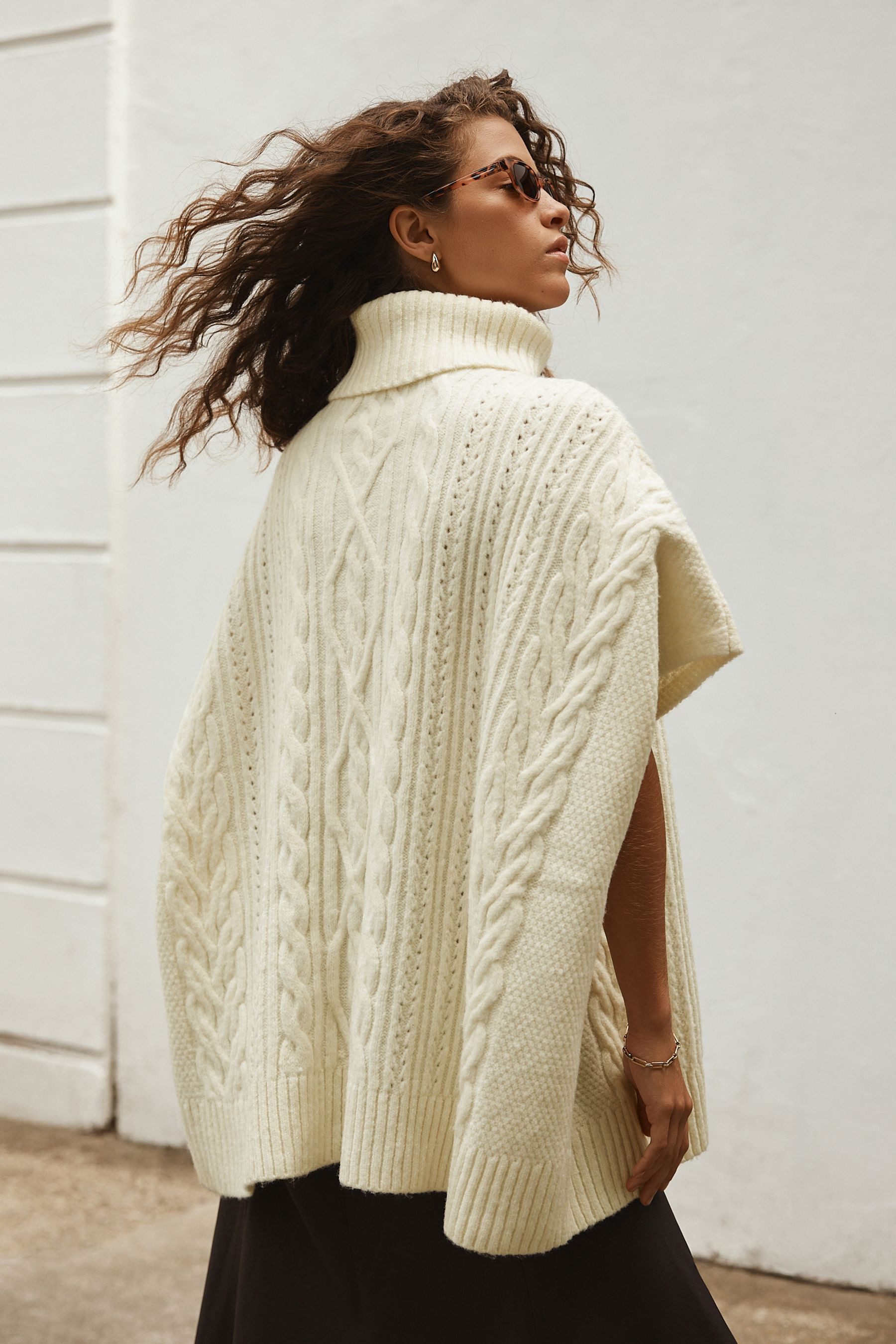 Next Strickponcho Rollkragenponcho mit Zopfmuster (1-tlg) günstig online kaufen