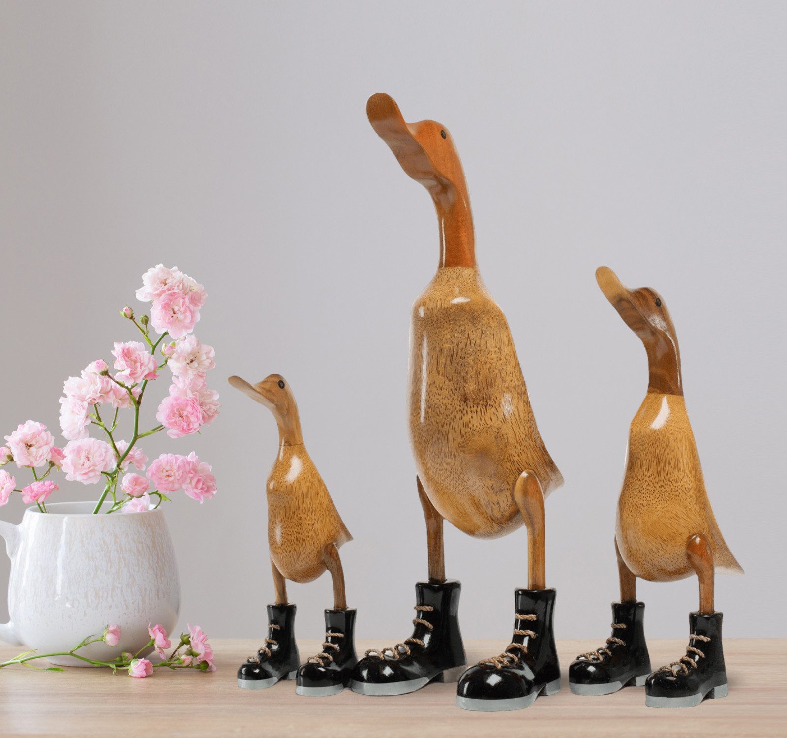 Rikmani Dekofigur Holzfigur Ente, Handgefertigte Dekoration aus Holz, Geschenk, Perfekt als Deko & Geschenk zu jedem Anlass