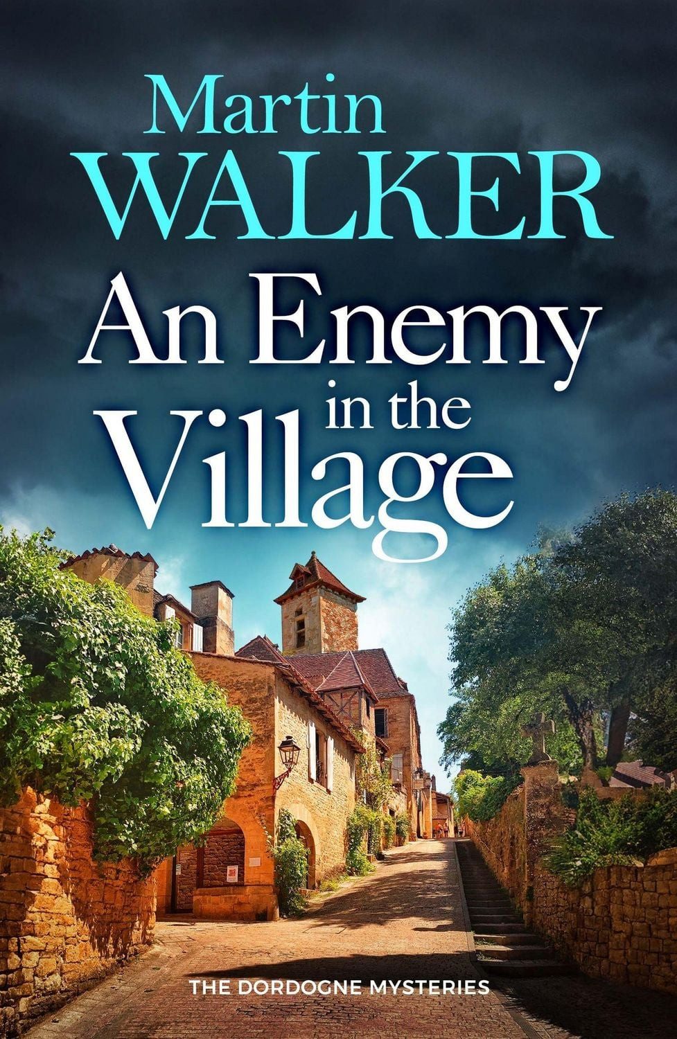 Belletristik An Enemy in the Village The Dordogne Mysteries Martin Walker