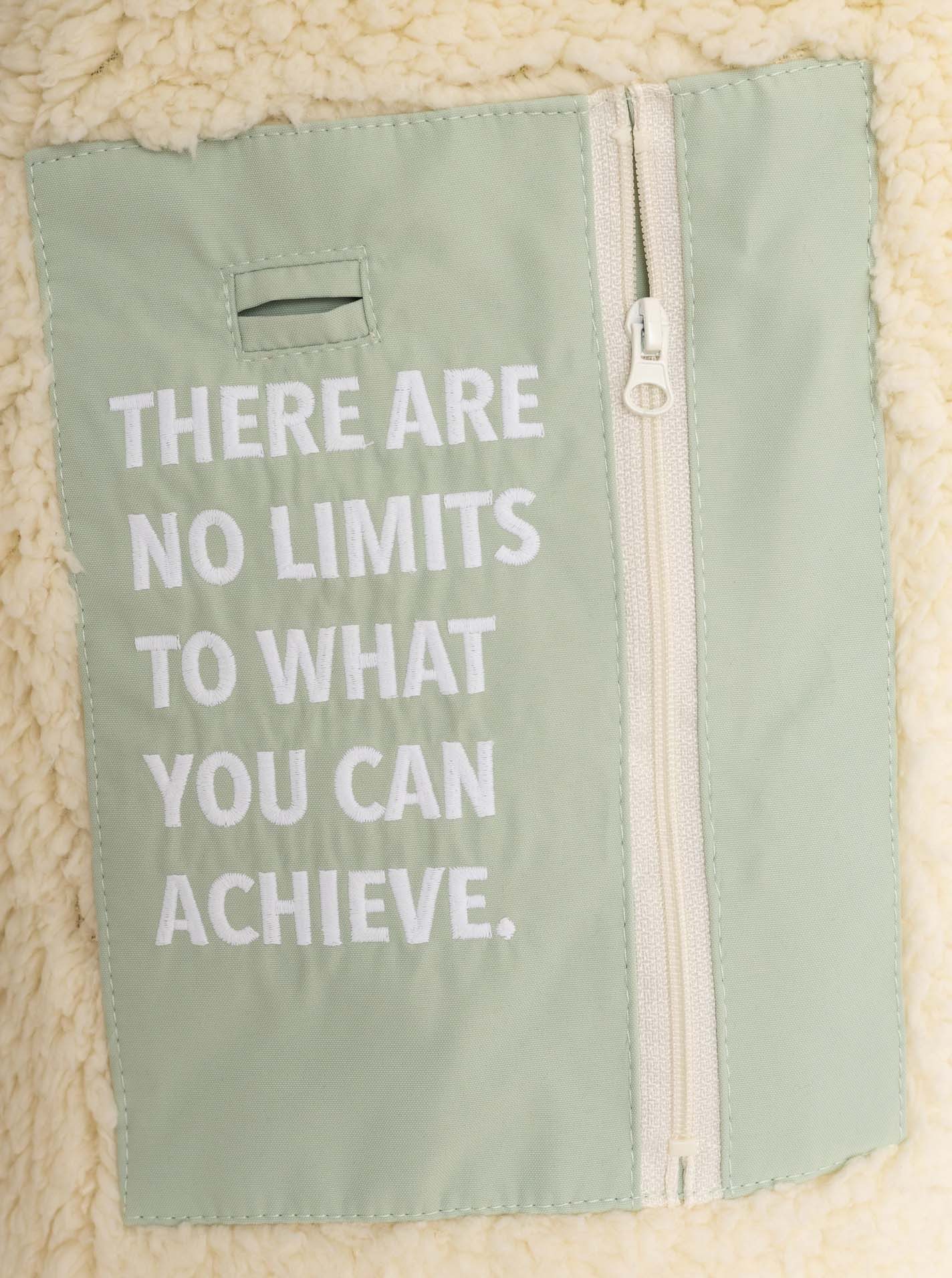 Zwillingsherz Windbreaker Oversize "Windjacke" Seitentaschen, Kapuze, Weicher Stoff, Fällt größer aus