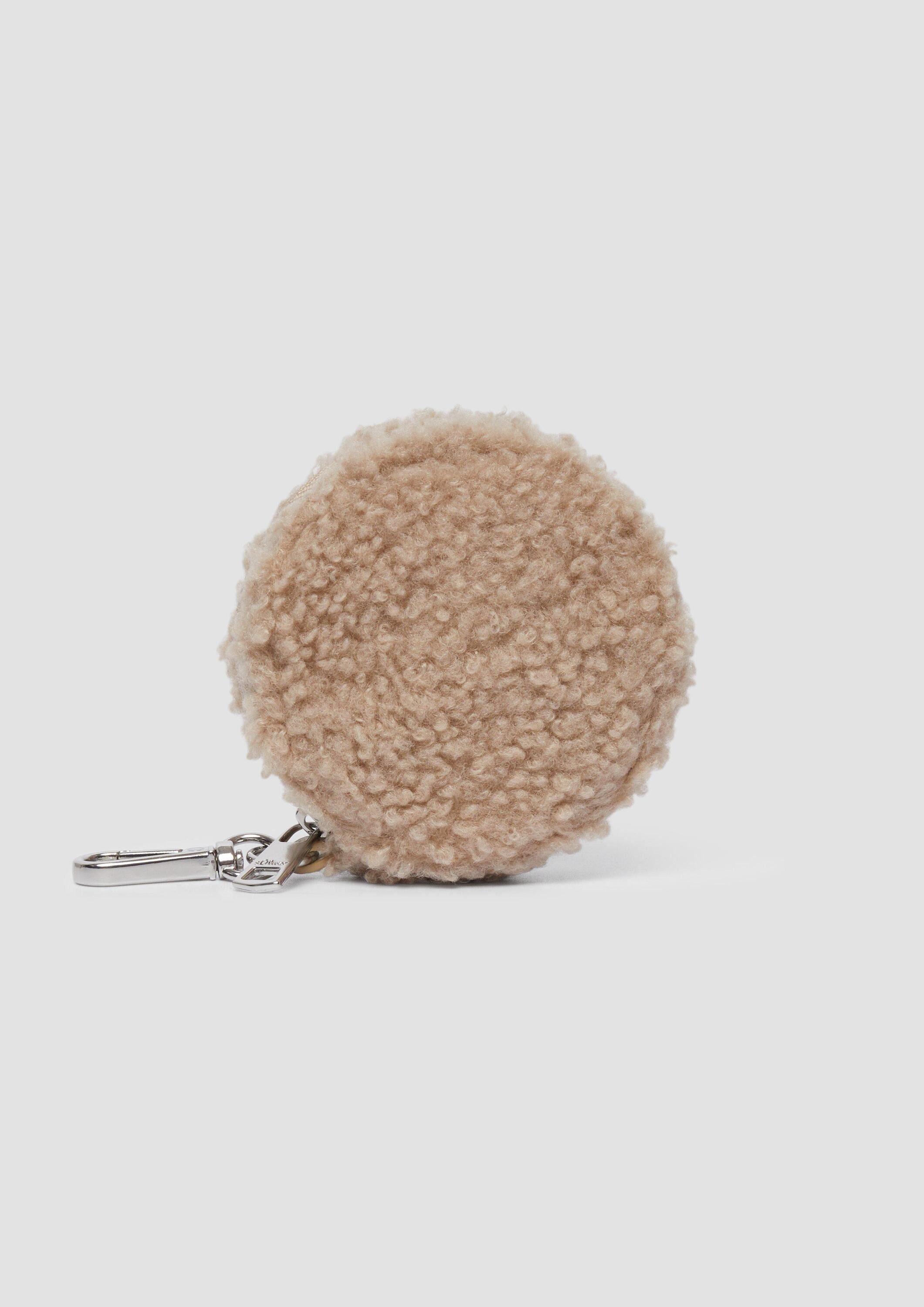 s.Oliver Schlüsselanhänger Tasche Hanging-Pocket aus Teddyplüsch günstig online kaufen