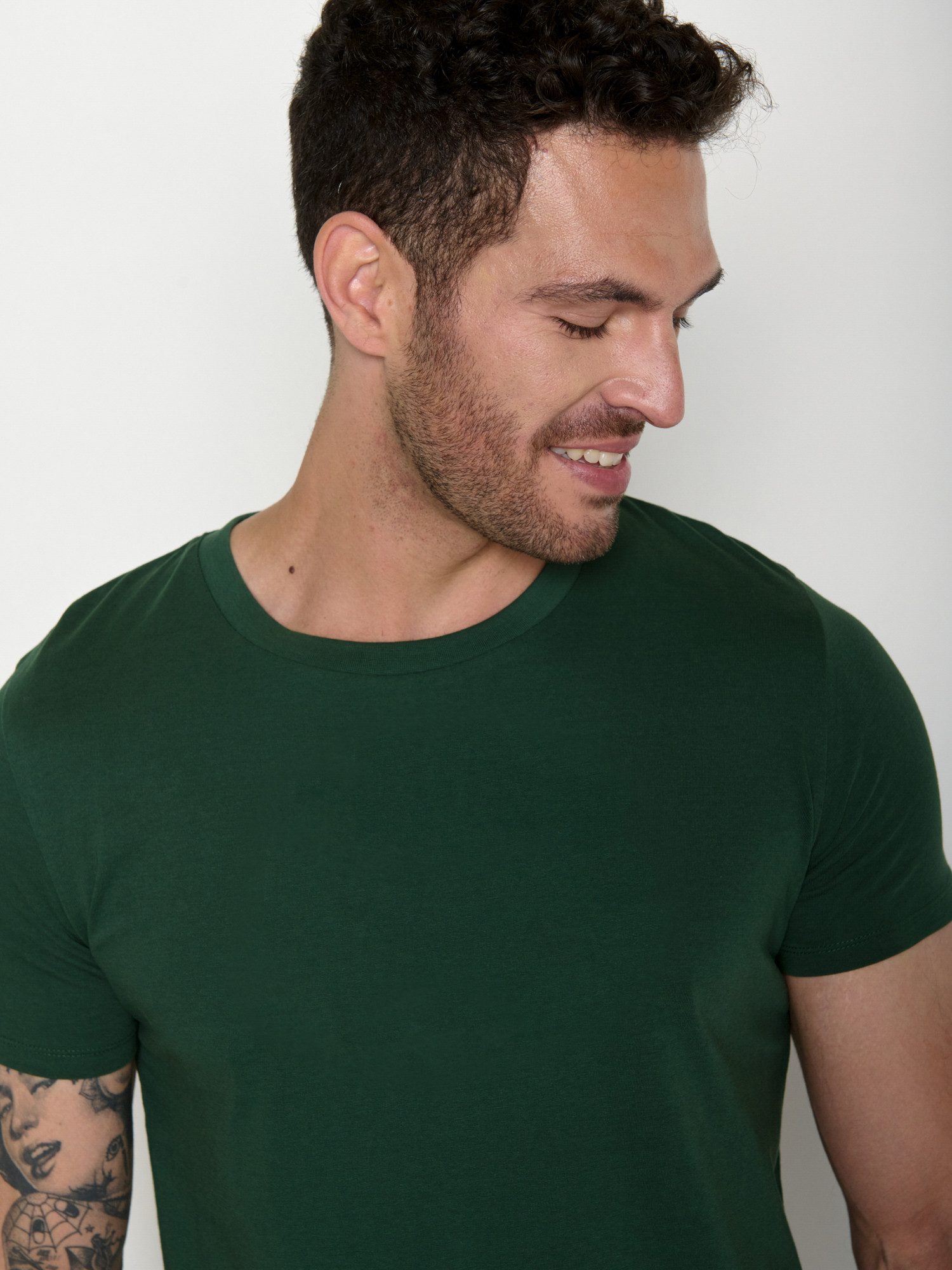 GreenBomb T-Shirt Guide Basic Motiv Basic (1-tlg., 1) klassischer Schnitt, tailliert, Rundhalsausschnitt, Bio-Baumwolle