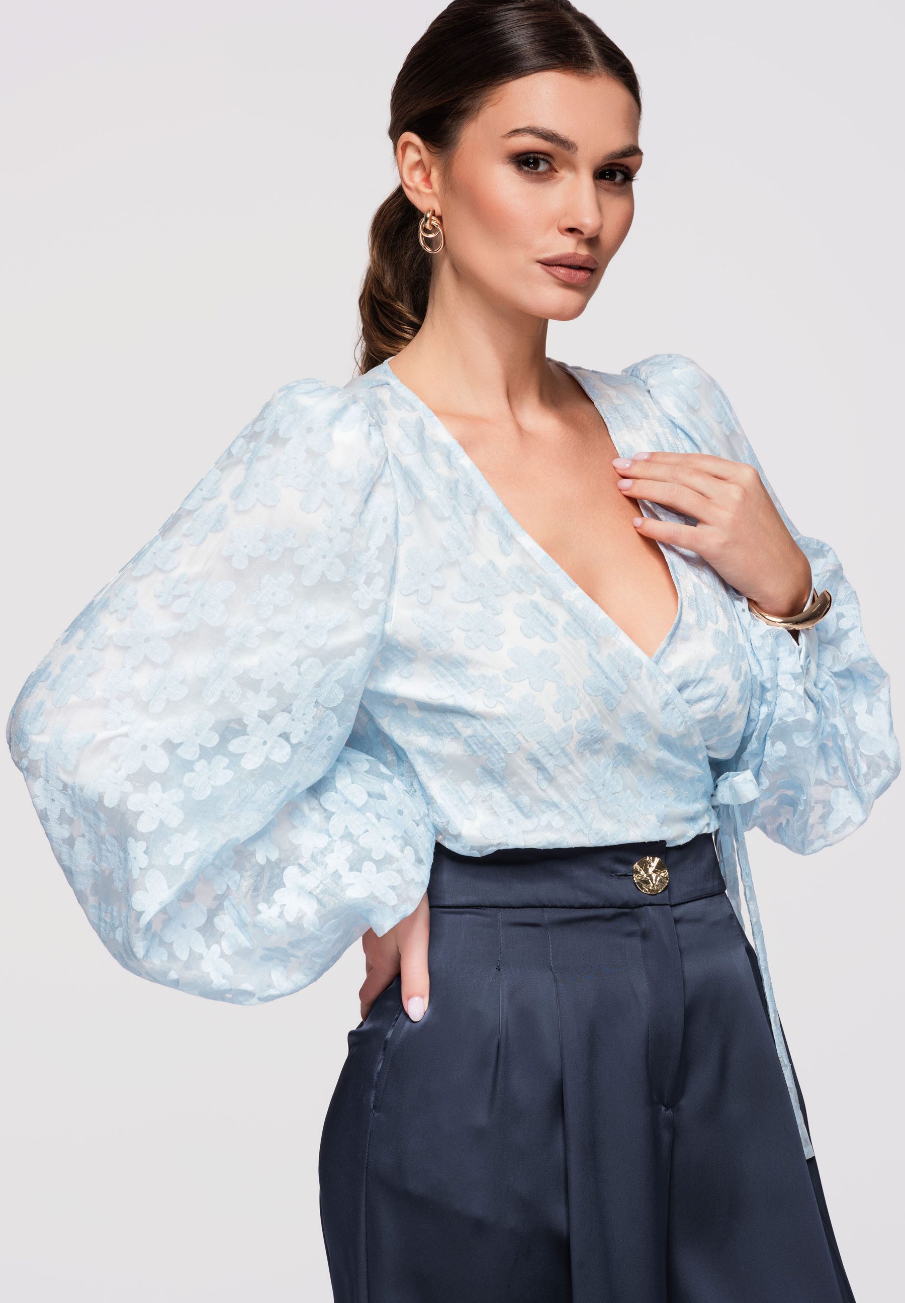 OMBRE Crop-Top Damen Bluse Wickeldesign Puffärmel Elegant Blau M (kein Set, 1-tlg) Wickeldesign, geraffte Schultern