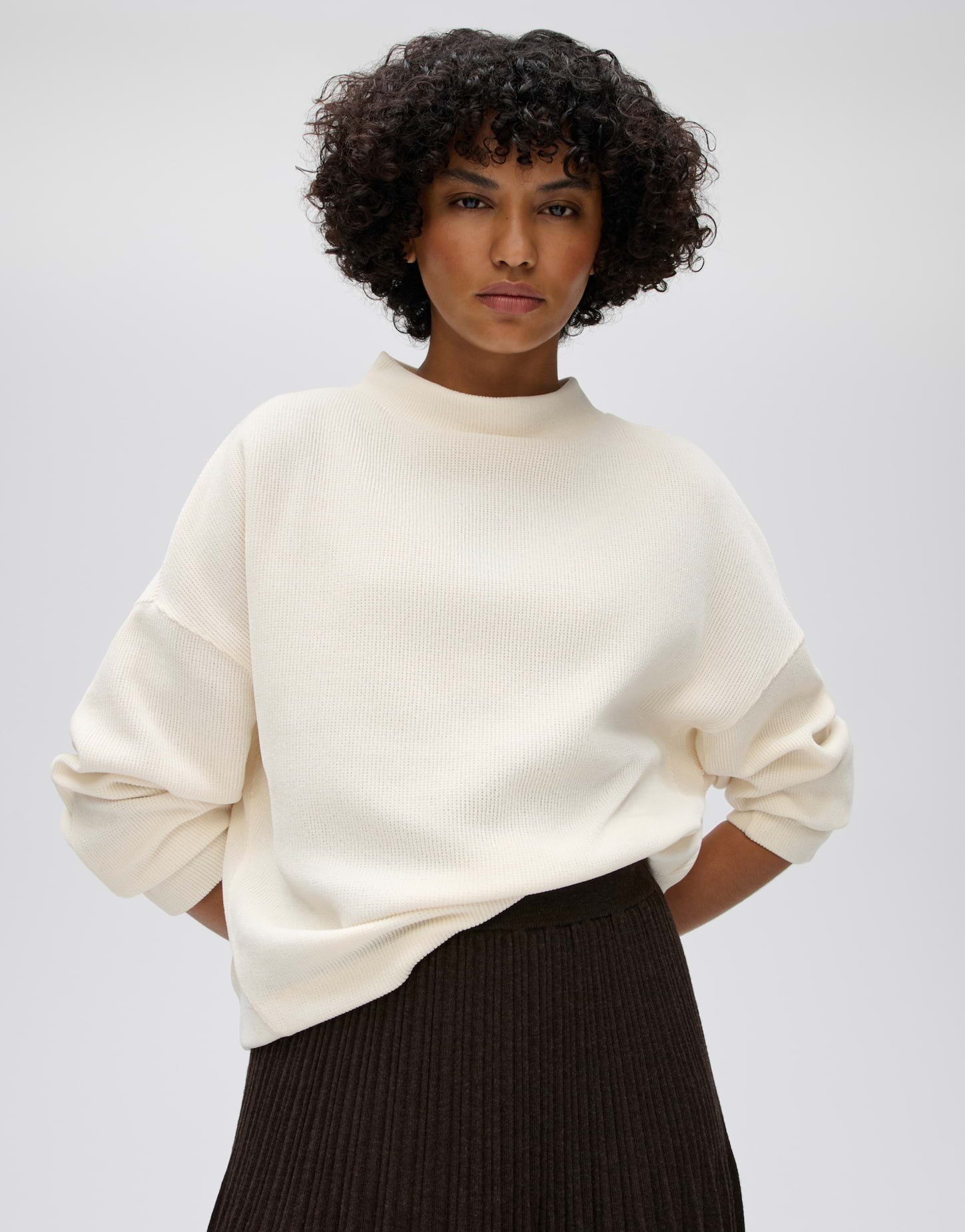 OPUS Sweatshirt Gemse aus weicher Sweatware Weite Silhouette mit schmal zulaufendem Schnitt