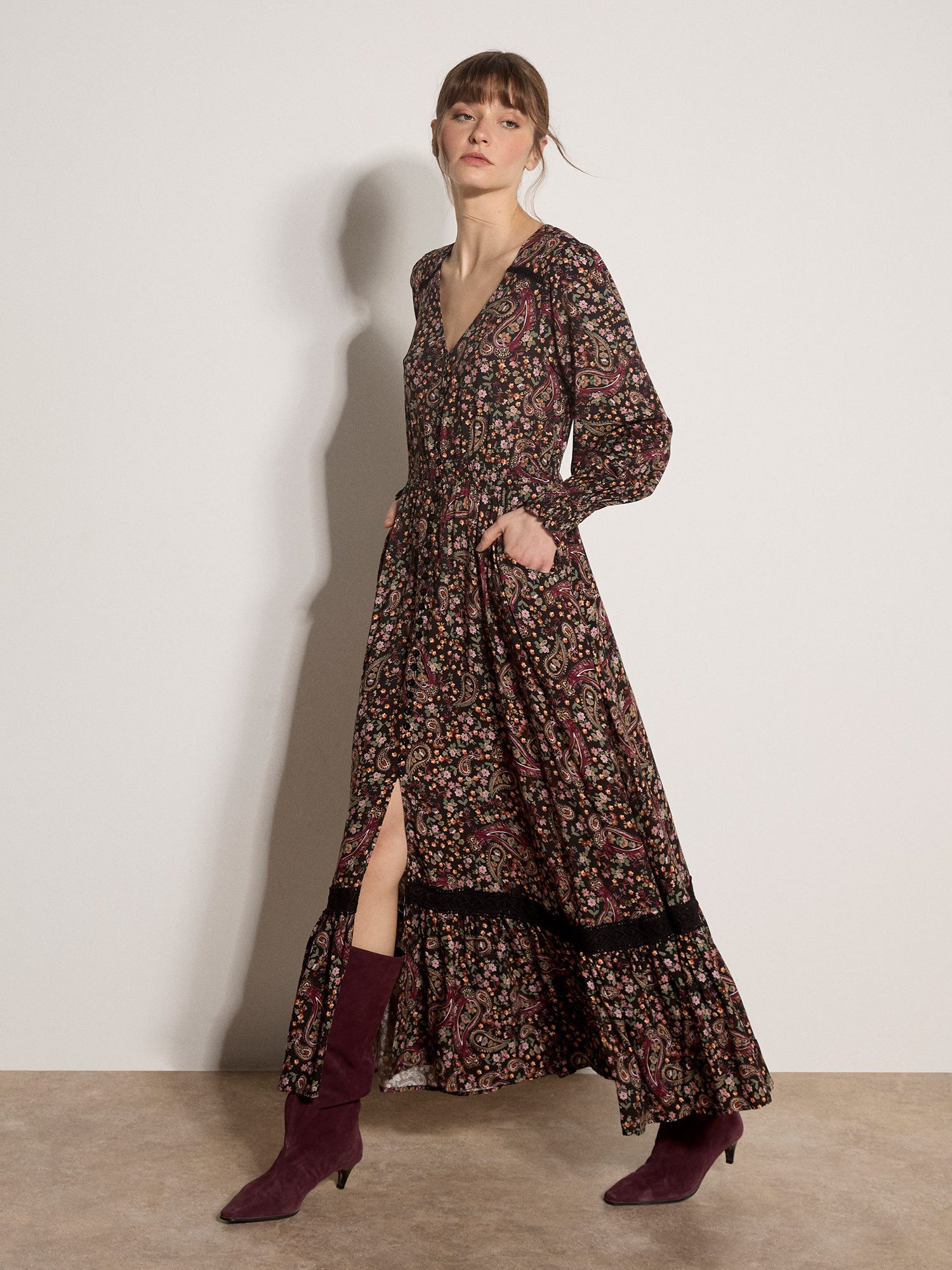 Apricot Maxikleid Paisley-Blumen-Kleid in langer Länge mit Spitzendetails