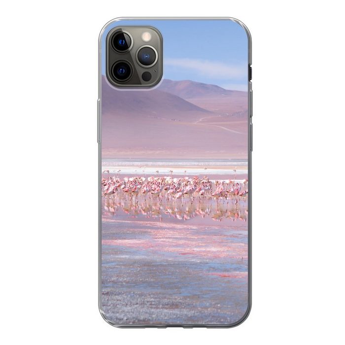 MuchoWow Handyhülle Eine große Gruppe von Flamingos in einer rosa und blauen Landschaft Handyhülle Apple iPhone 13 Pro Max Smartphone-Bumper Print Handy