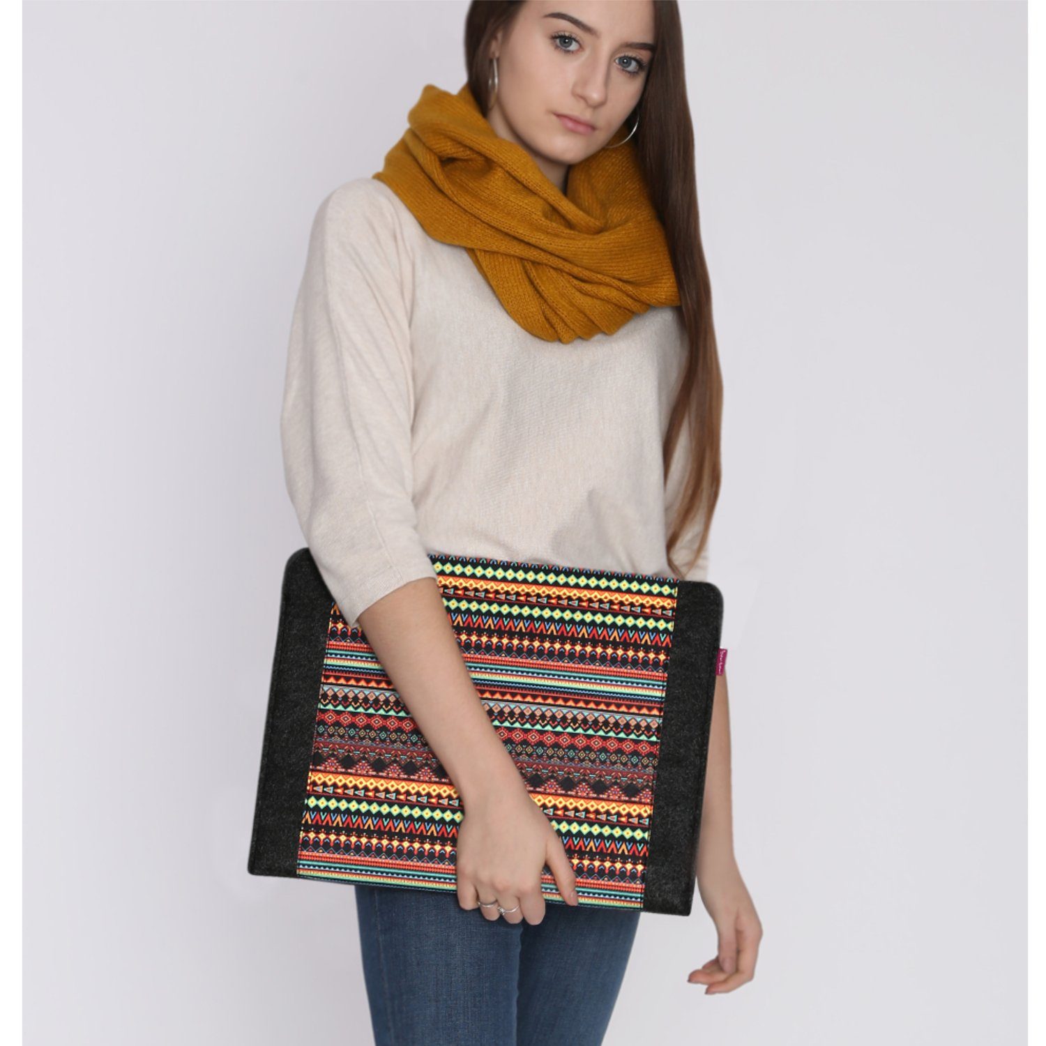 Bertoni Laptop-Hülle Aztec 11" / 13" / 15" Zoll, in den Größen 11" / 13" / 15" Zoll; Magnetverschluss