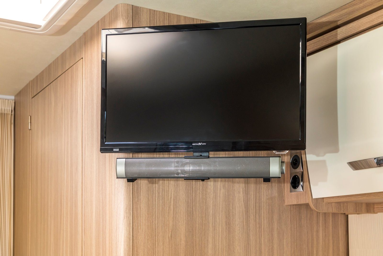 Reflexion SB100 Soundbar 2.0 Stereo (48 W, Passend und optimiert für alle Reflexion-TV Geräte (19" - 24" Zoll)