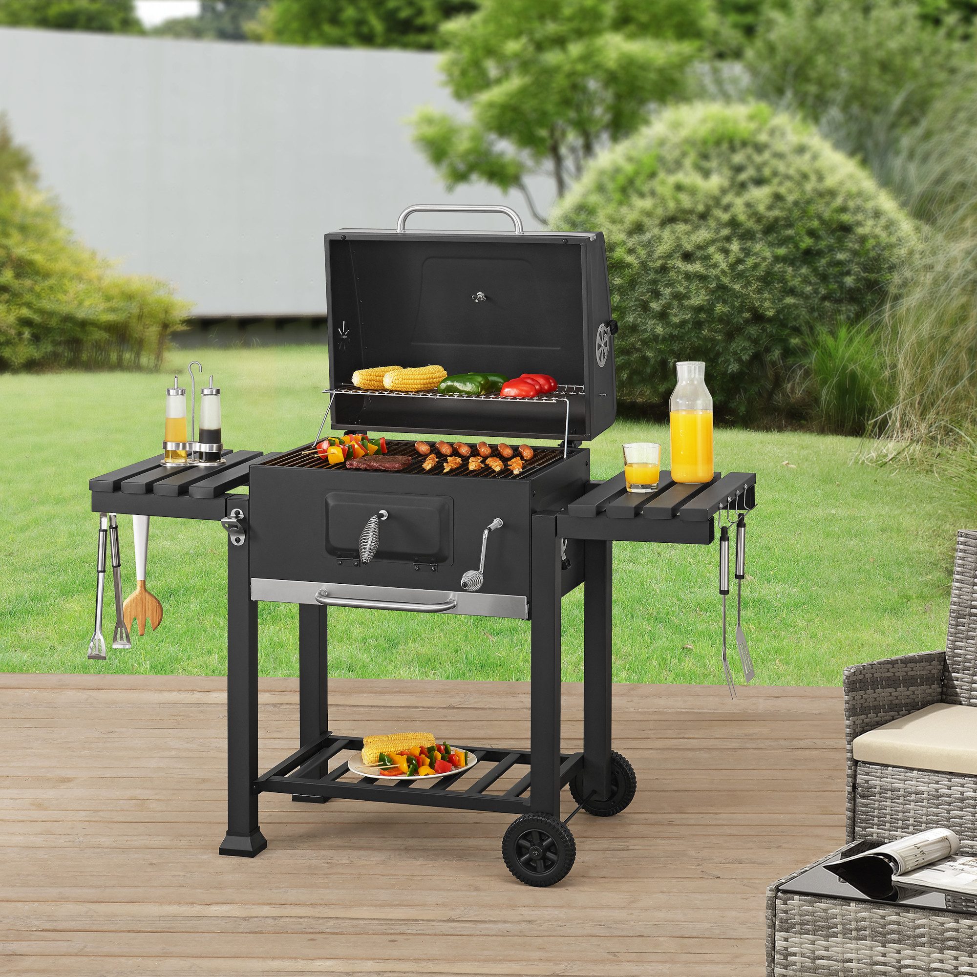 casa.pro Holzkohlegrill, »Arnad« Grillwagen mit klappbaren Ablagen 105x135x47,5cm Schwarz
