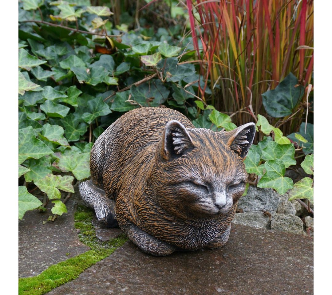 gartendekoparadies.de Gartenfigur Liegende Katze, Steinfigur, H. 17 cm, 8 kg, Frostsicher