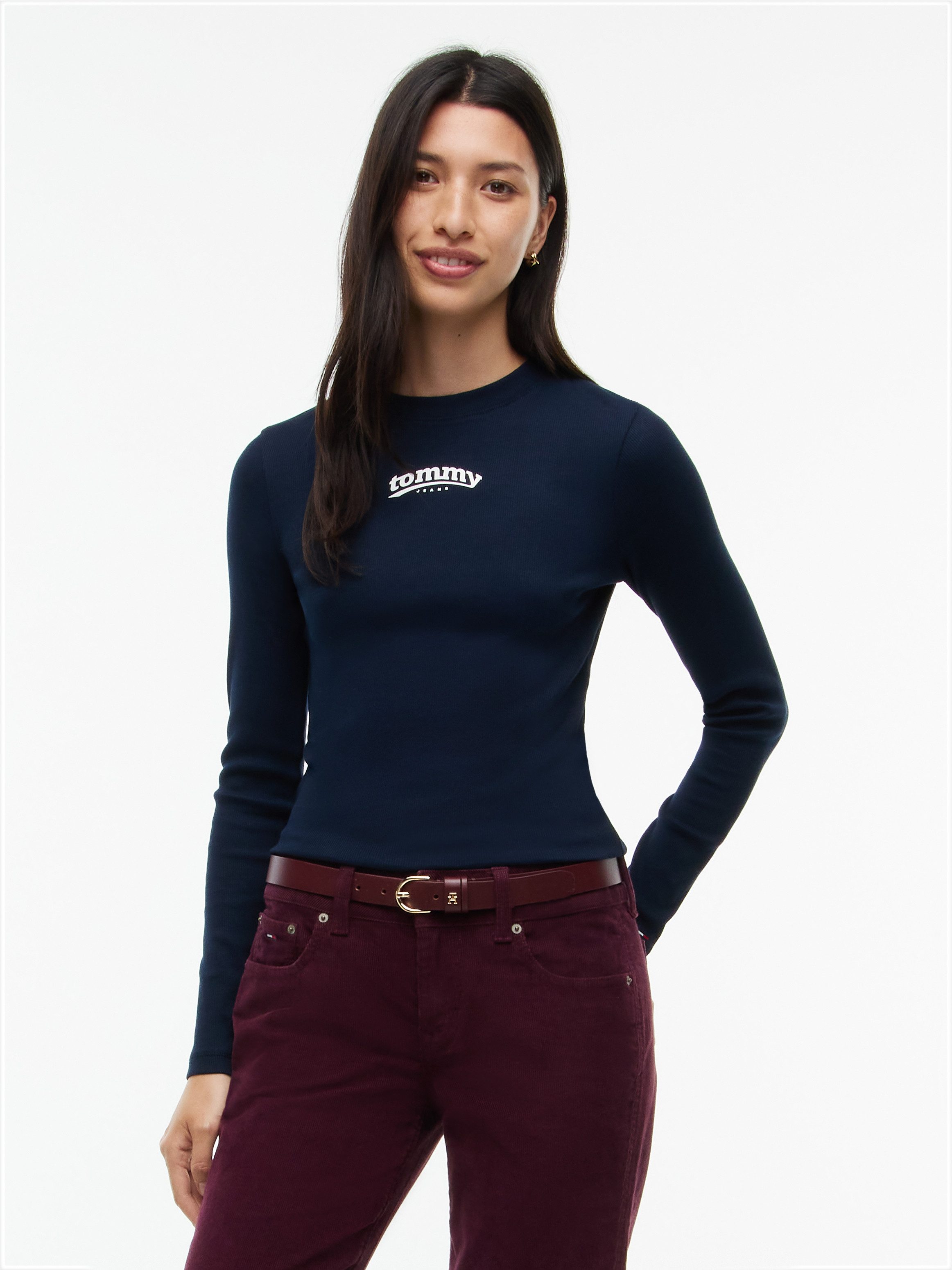 Tommy Jeans Langarmshirt TJW SLIM ESS LOGO 1 LS TEE Baumwollmischung, slim fit