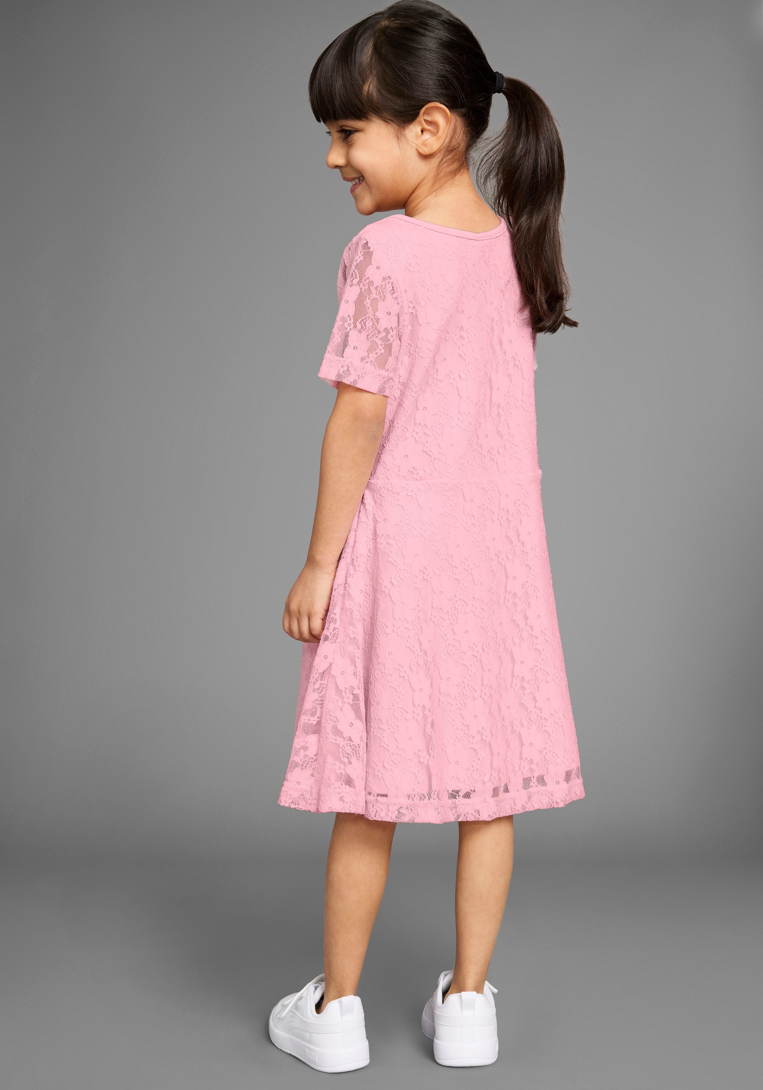 KIDSWORLD Spitzenkleid Jerseykleid mit aufwendiger Spitze Festliches Kleid mit Spitze – Bild 3 von 5