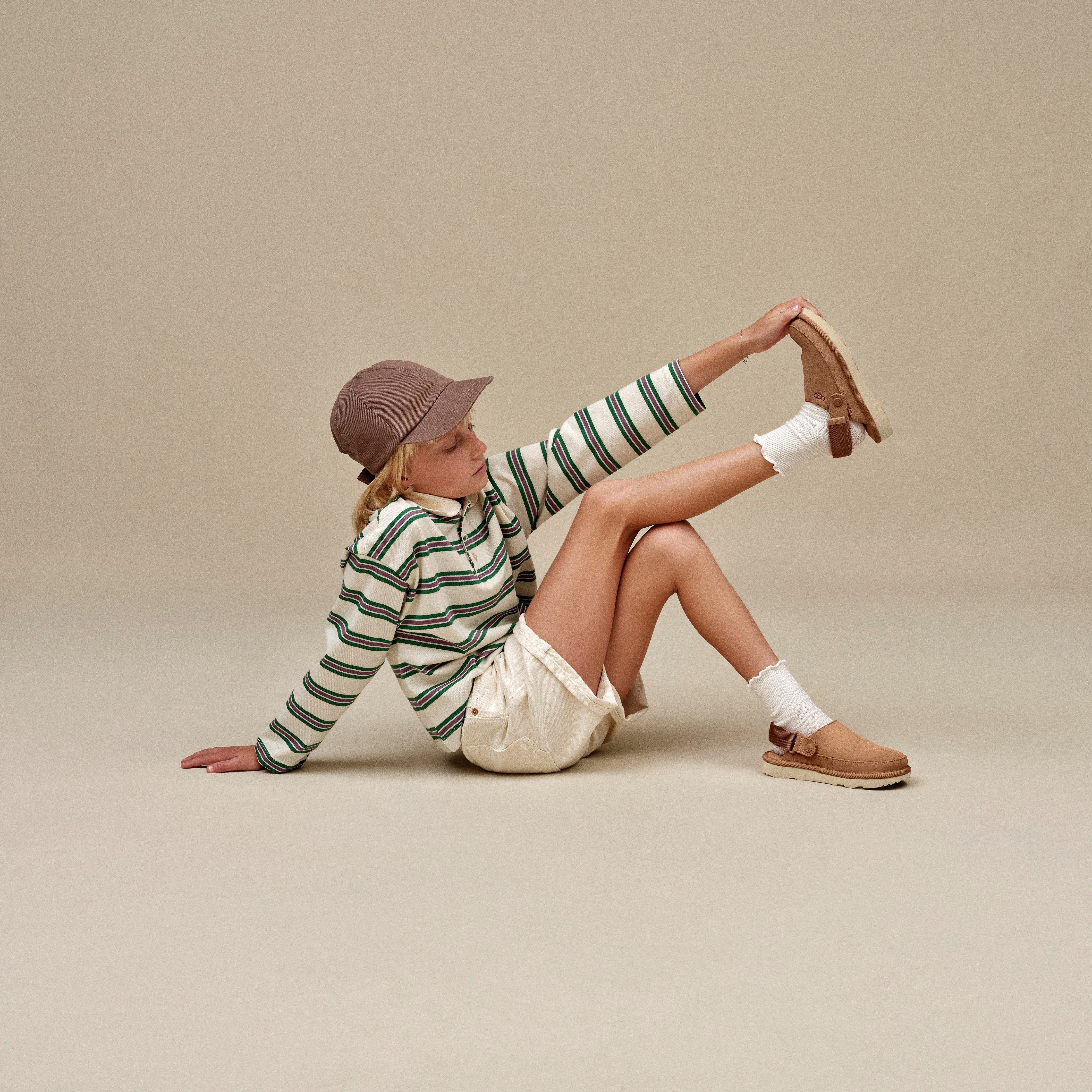 UGG KID´S GOLDENSTAR CLOG Clog, Hausschuh, Mule, Plateauschuh mit schwenkbarem Fersenriemchen