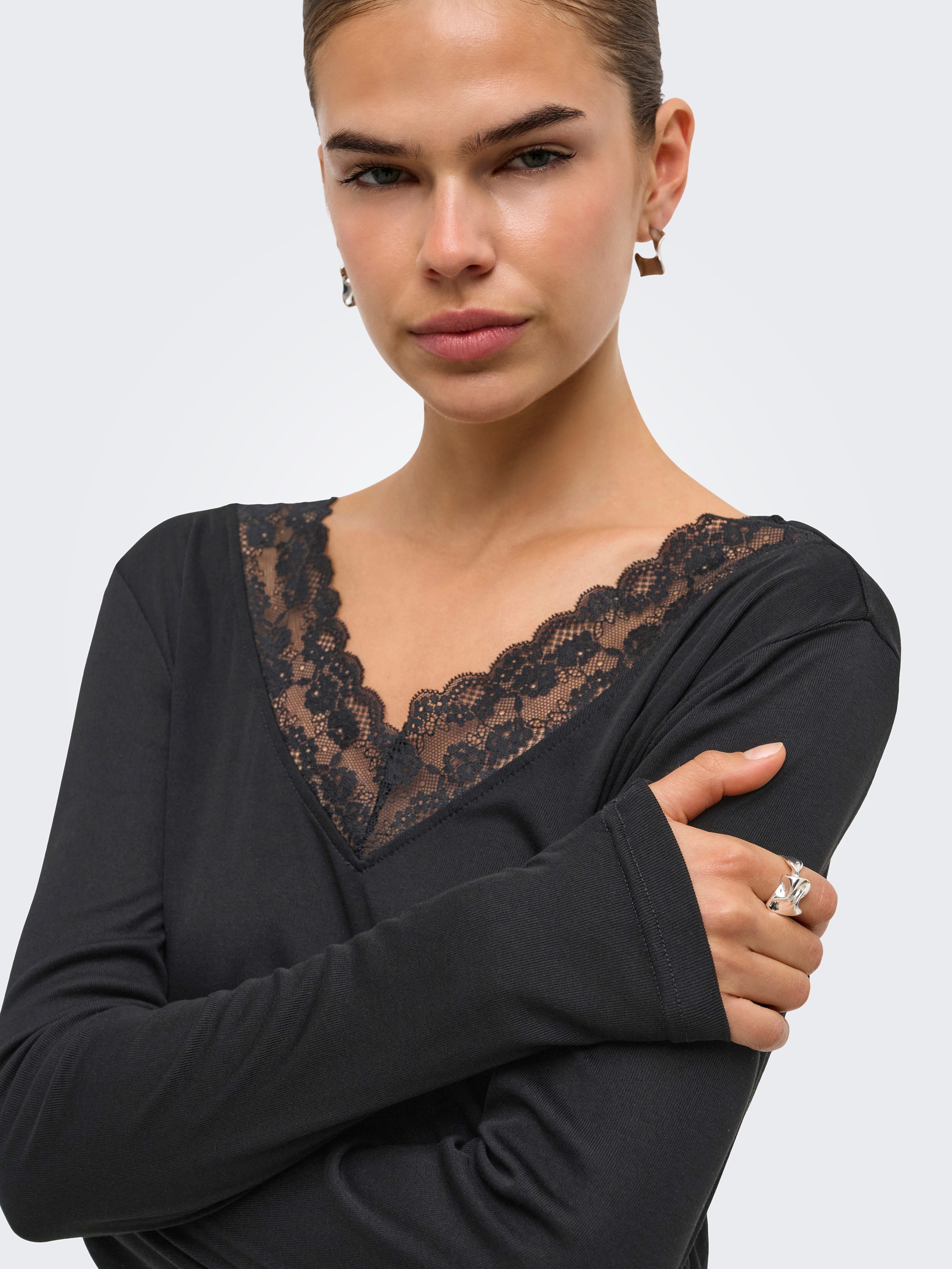 ONLY Langarmshirt ONLIDA L/S V NECK LACE TOP CS JRS Viskosemischung, regular fit – Bild 3 von 5