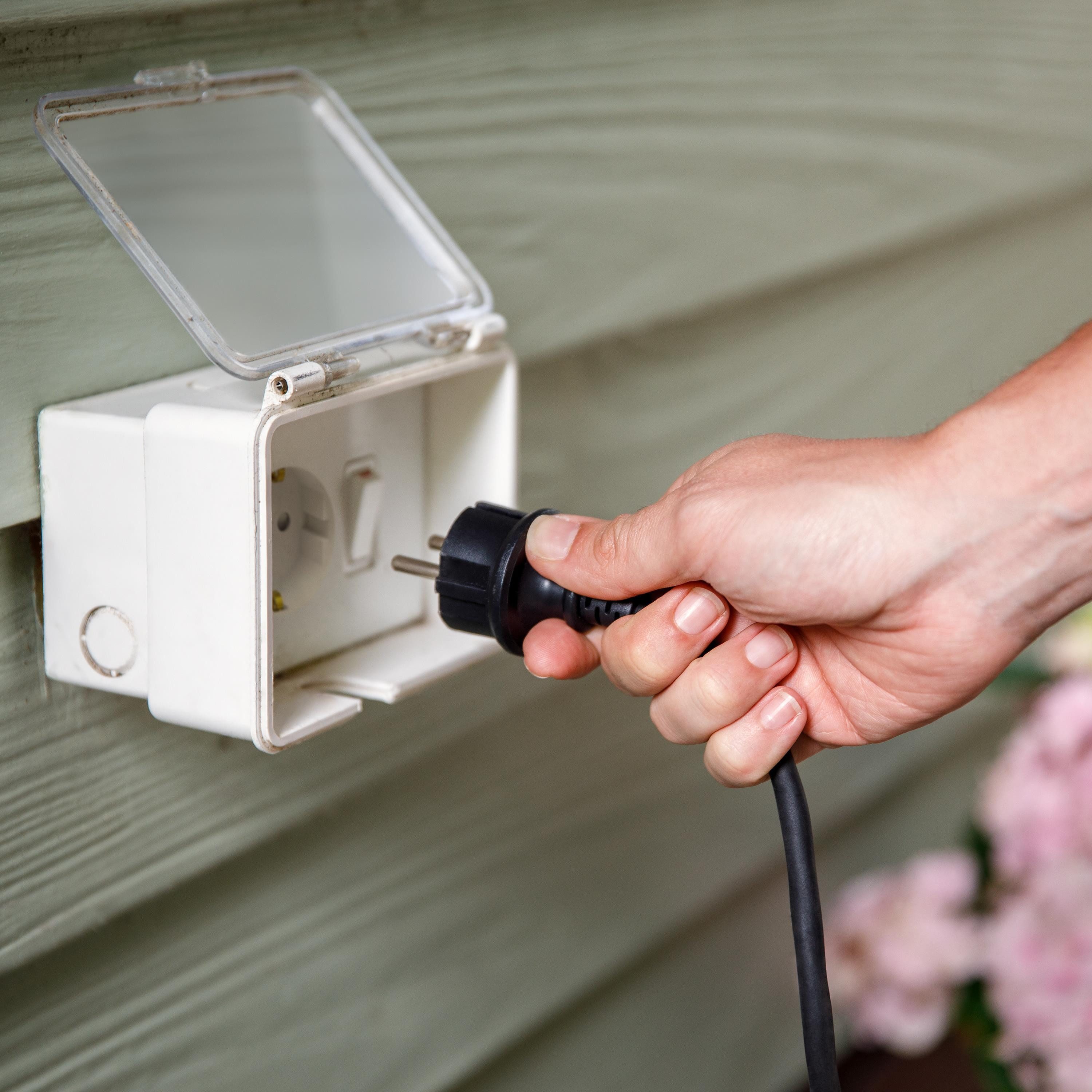 Philips Hue Outdoor Netzteil Niedervolt System 100W Netzteil (IP67, erweiterbar, SchuKo-Stecker für DE)