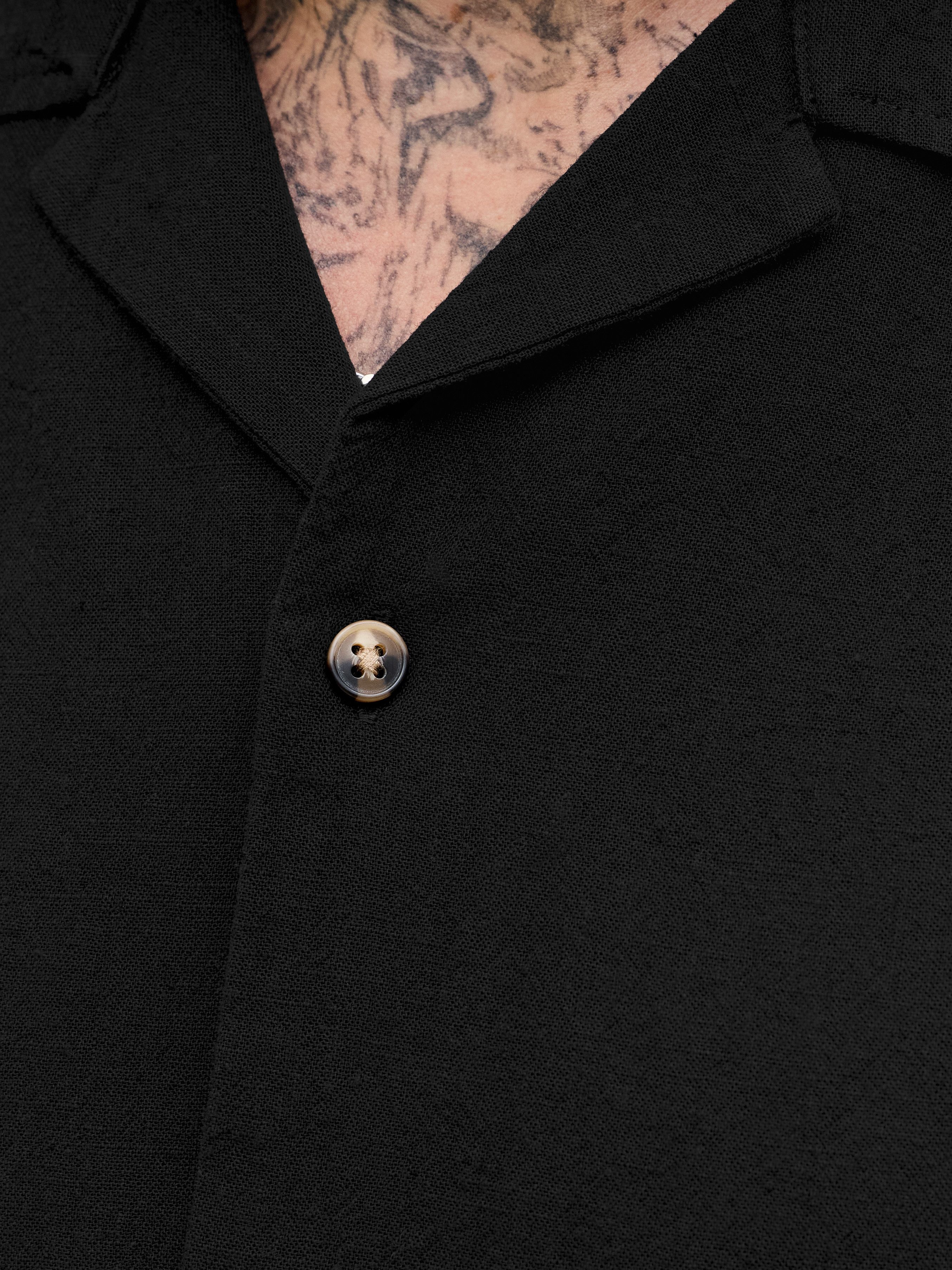 Jack & Jones Kurzarmhemd JJESUMMER LINEN BLEND RESORT SHIRT SS SN Baumwollmischung, relaxed fit