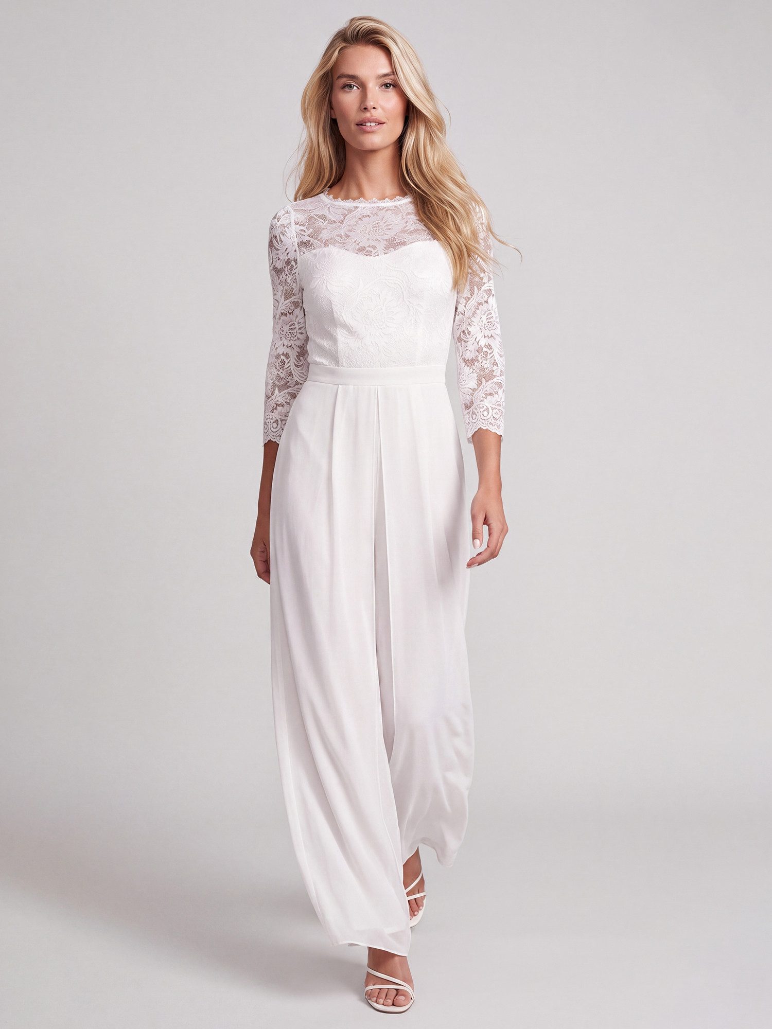Apart Jumpsuit aus Spitze und Chiffon mit weitem Bein
