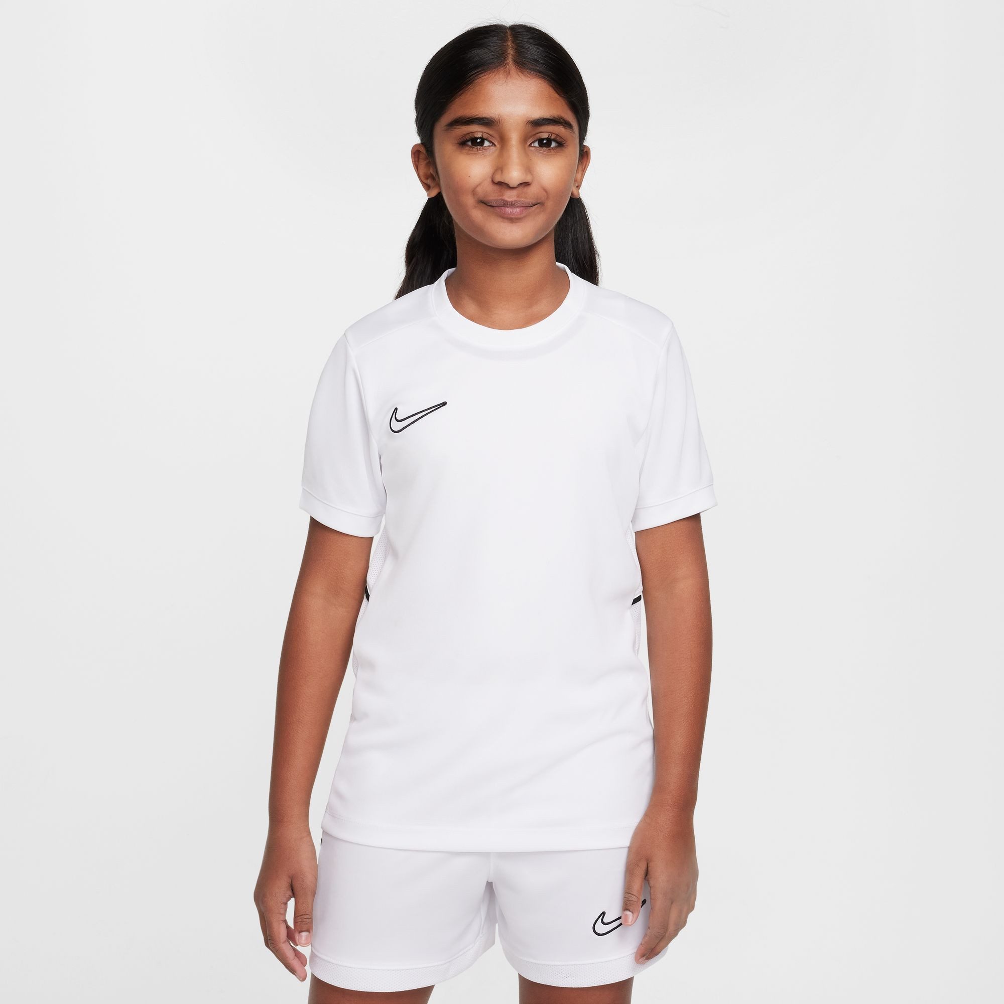 Nike Trainingsshirt Nike Academy Big Kids' Dri-FIT Soccer Top für Jugendliche, für Fußball, atmungsaktiv, schnelltrocknend