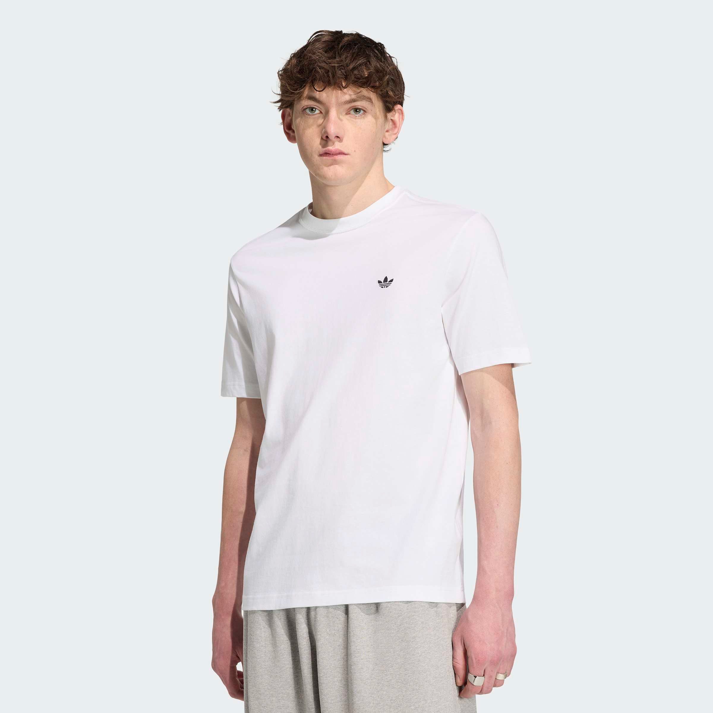 adidas Originals T-Shirt TREFOIL ESSENTIALS mit Rundhalsausschnitt, ohne Verschluss, aus Baumwolle