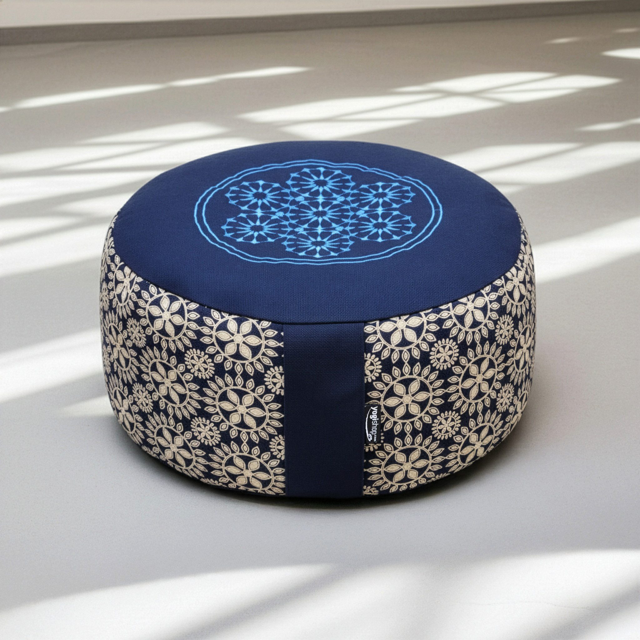 Yogishop Meditationskissen Meditationskissen rund - vintage - organic cotton - ø 30cm x 15 cm, Vintage-Stil-Kissen für hohen Komfort mit Bezug aus Bio-Baumwolle.