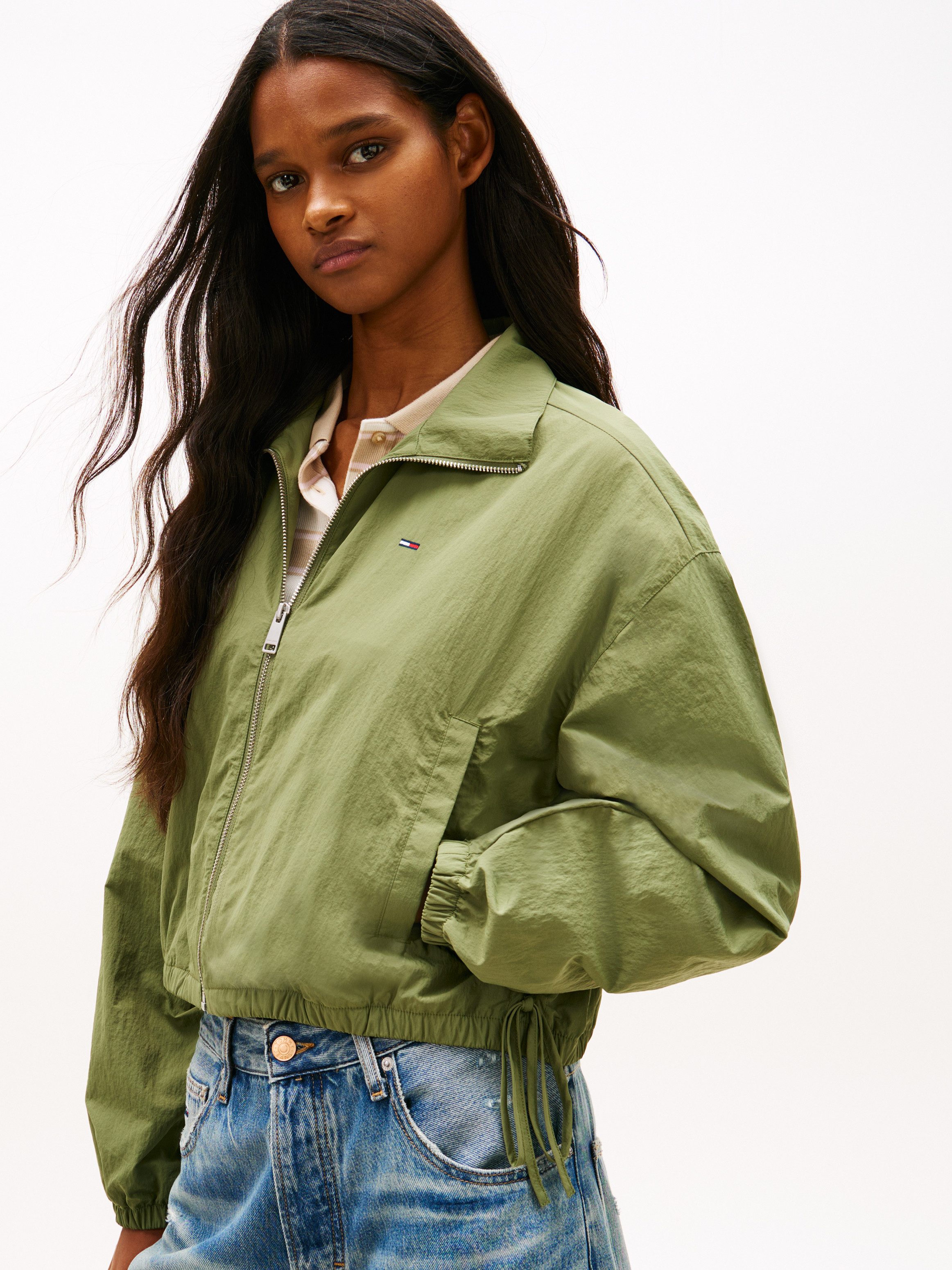 Tommy Jeans Kurzjacke TJW TIE SIDE HIGH NECK JACKET Taillenbund mit seitlichen Bindebändern
