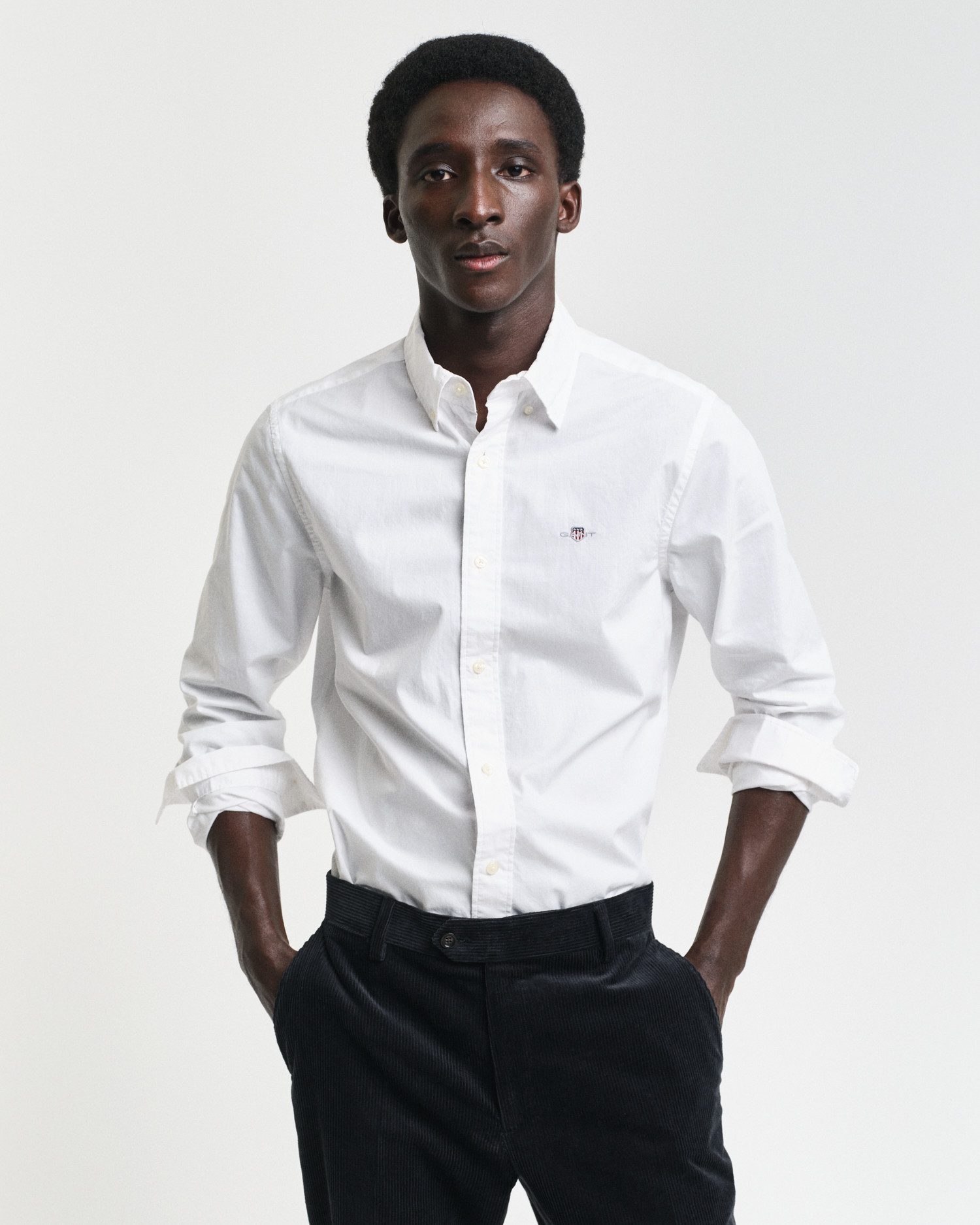 Gant Langarmhemd SLIM CLASSIC POPLIN SHIRT mit klassischer Logostickerei auf der Brust