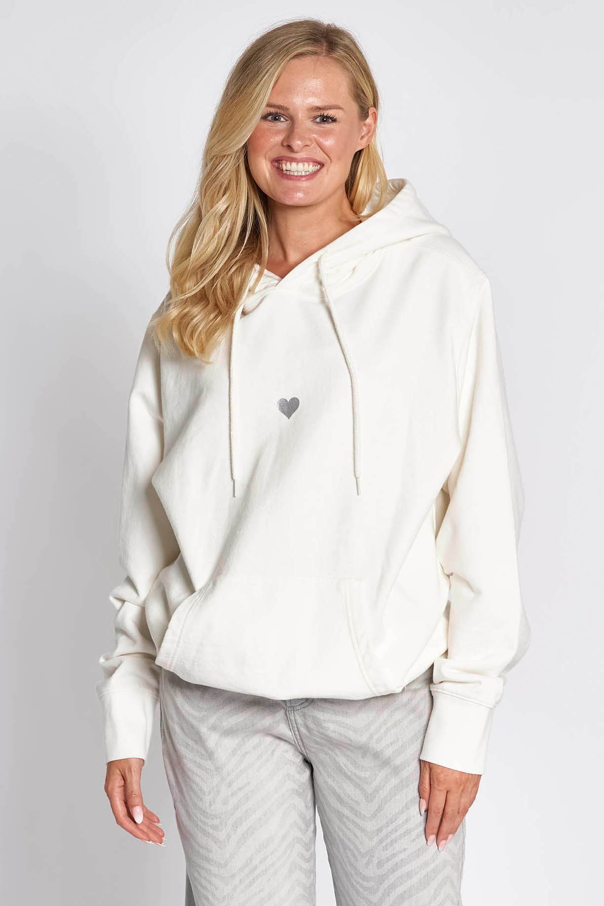 Zhrill Kapuzensweatshirt ILLI mit Herz-Print und günstig online kaufen