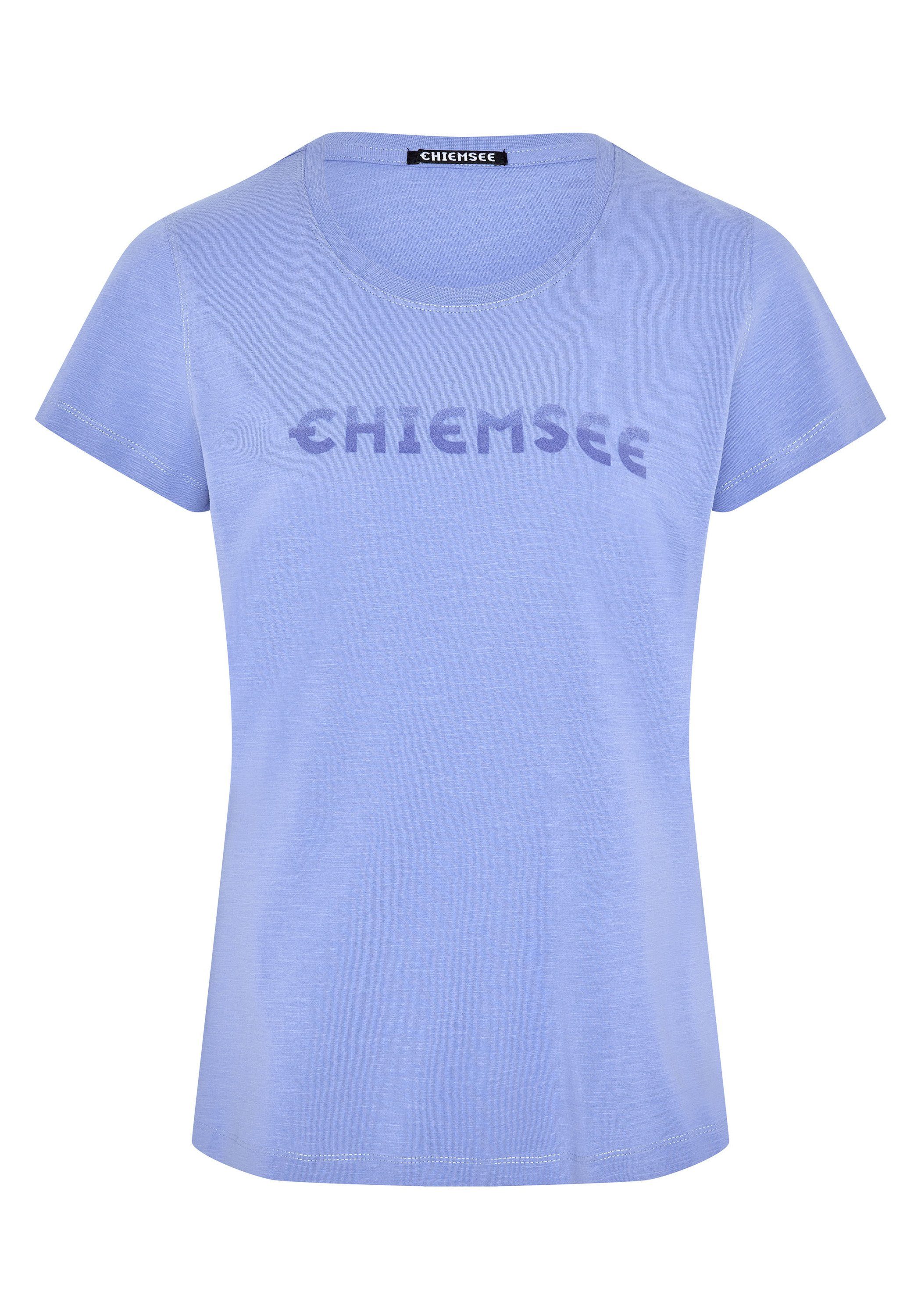 Chiemsee Print-Shirt T-Shirt mit Logo in Farbverlauf-Optik 1 Jacaranda | Rundhalsshirts