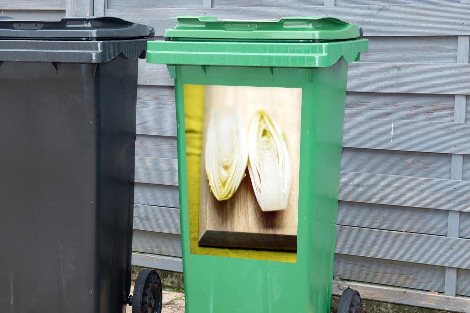 Sticker, hölzernen (1 Mülltonne, Mülleimer-aufkleber, geschnittenem einem Container, Wandsticker Abfalbehälter St), von Chicorée MuchoWow auf Nahaufnahme