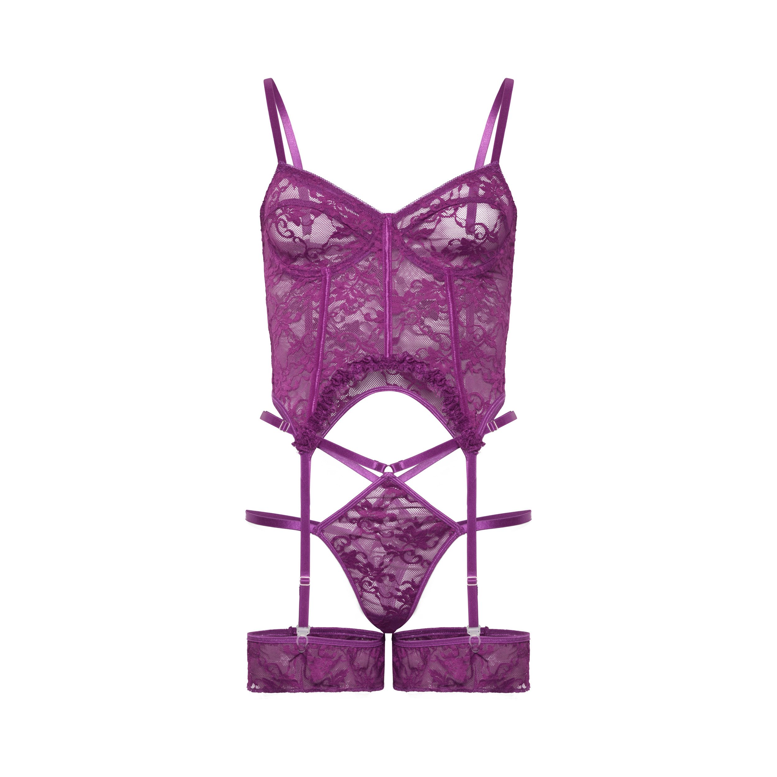 Elegant Love Set: Corsage Sexy Spitzen-Dessous-Set – Lingerie mit String & Stulpen (Set, 3-tlg., Longline-Top mit Strapshaltern + Tanga + Oberschenkelband) Damenunterwäsche – Sinnliche Reizwäsche